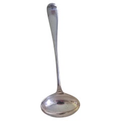 Mestolo da salsa in argento vittoriano  Modello hannoveriano  da John Round & Son Ltd.