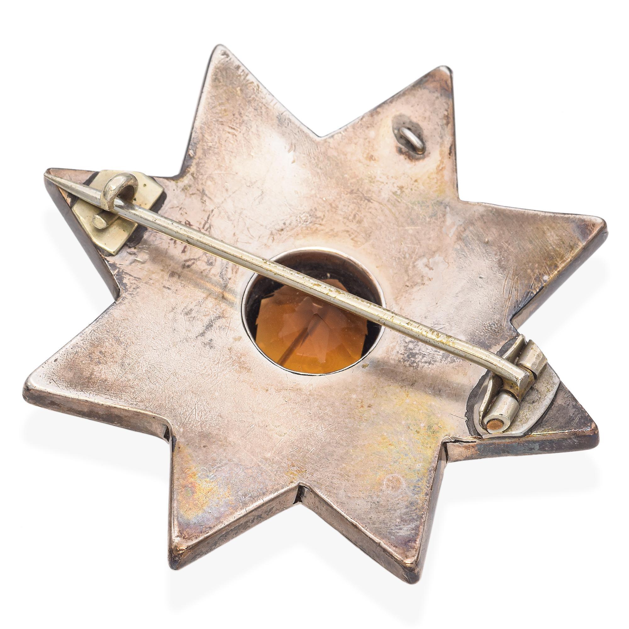 Victorian Silver Scottish Agate and Citrine Hand Engraved Star Brooch In Good Condition For Sale In New York, NY