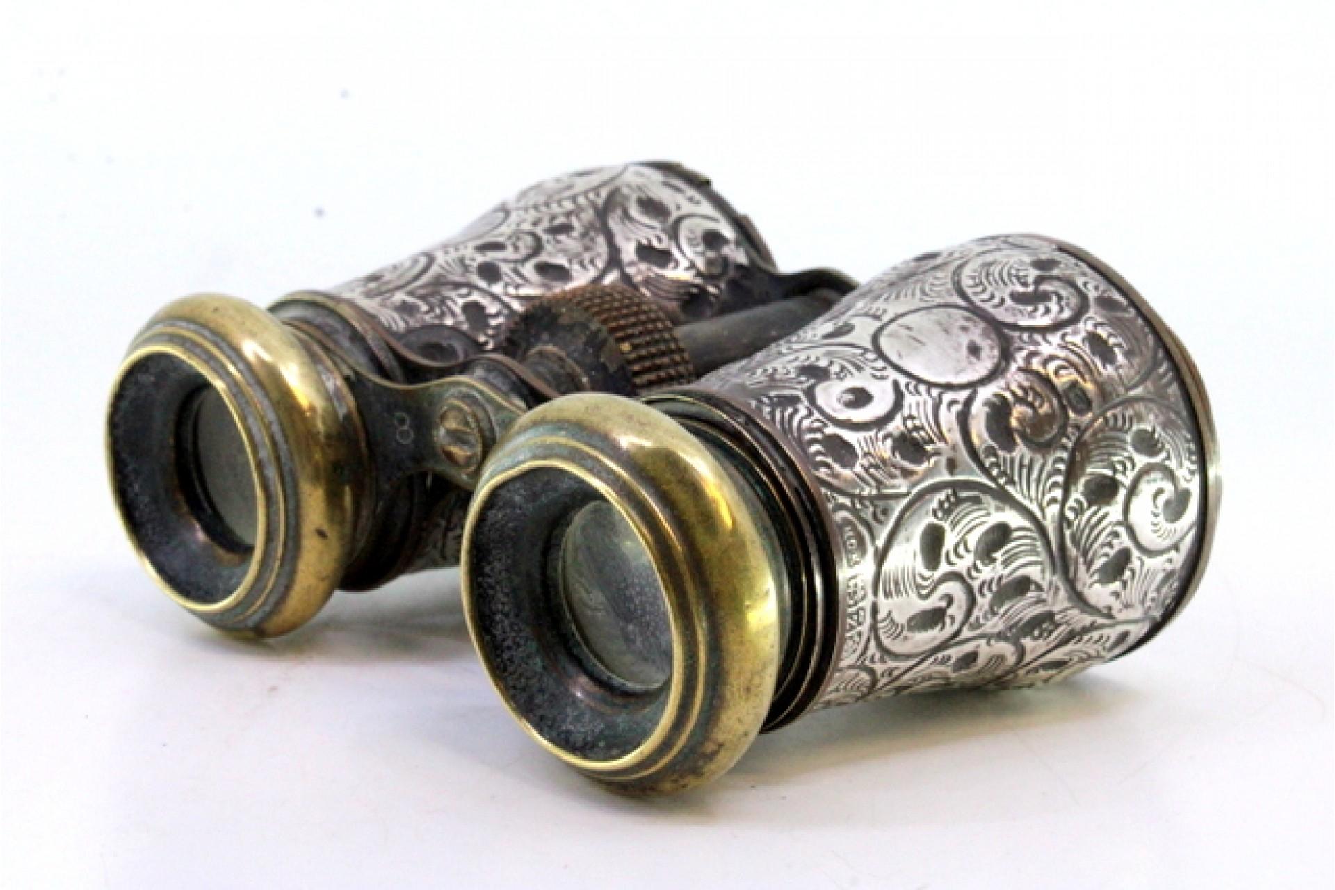 Victorian silver theatre binoculars with relief garlands en vente 1