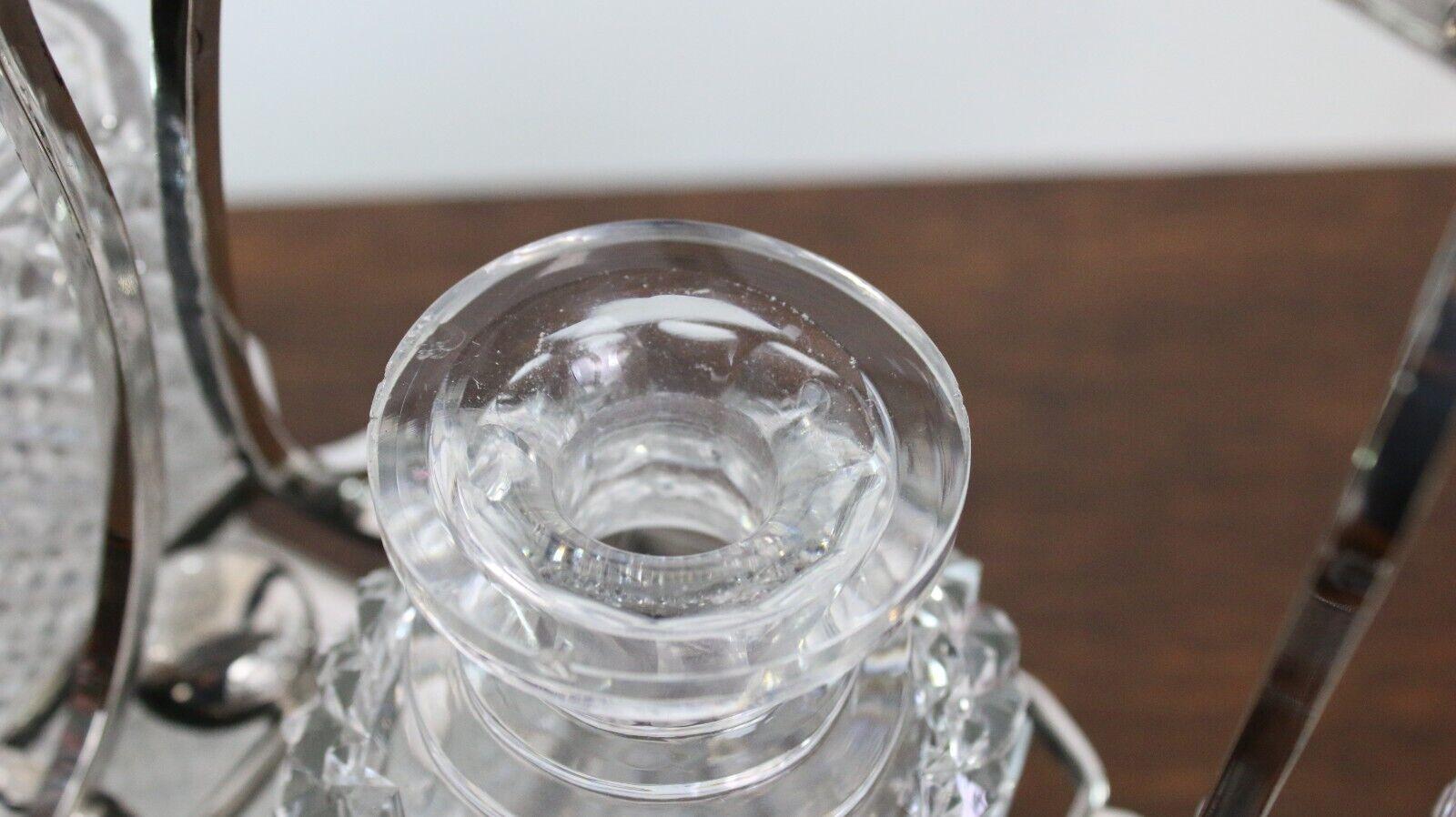 Viktorianisches Silber-Dreiflaschen-Dekanter Tantalus-Set aus Silber im Angebot 10
