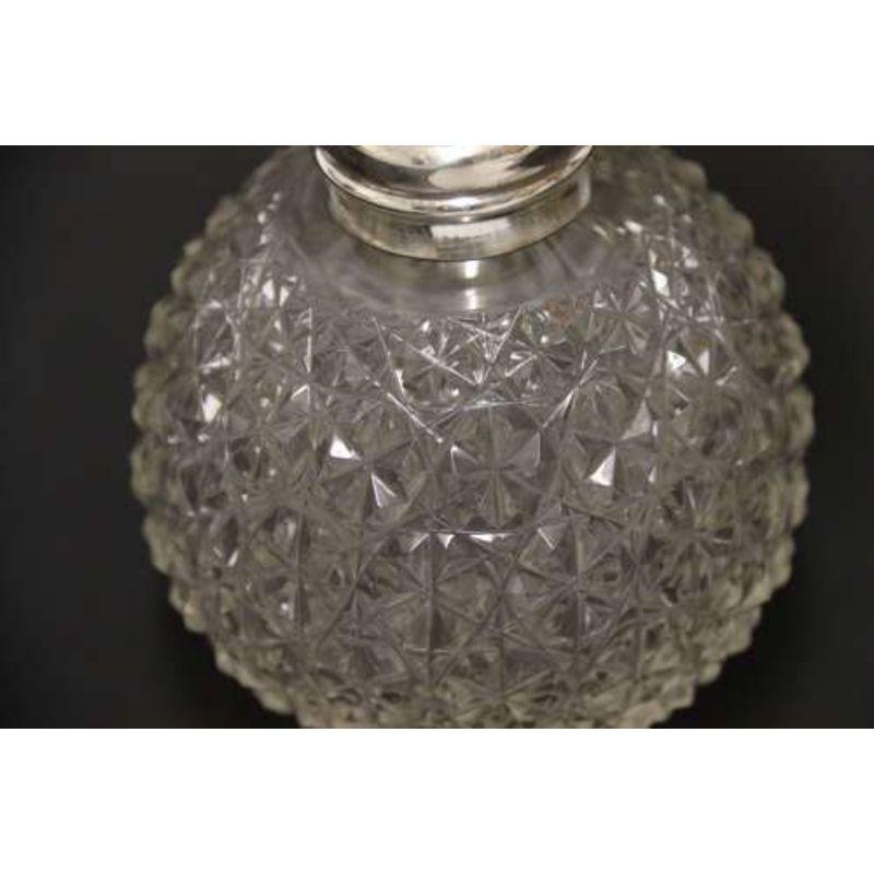 Viktorianische Parfümflasche aus Silber mit Silberaufsatz und geschliffenem Glas, Birmingham 1897 - 8 im Angebot 5