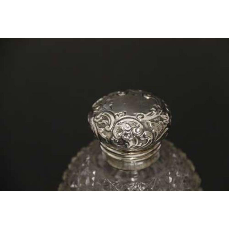 Victorian silver top and cut glass perfume bottle, Birmingham 1897 - 8 For Sale 5
