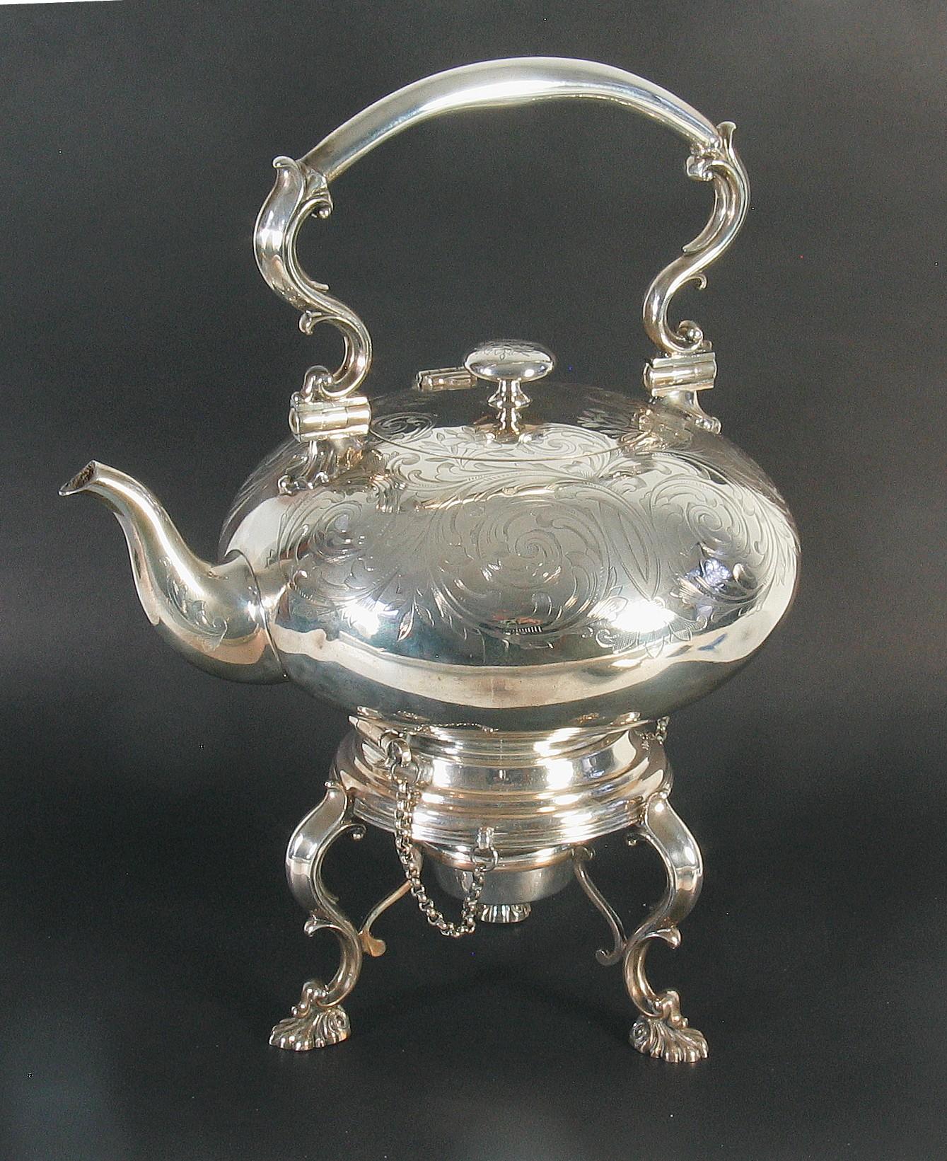 Tetera victoriana plateada con soporte y quemador Marca del fabricante Para Ellington & Co. Alto victoriano en venta
