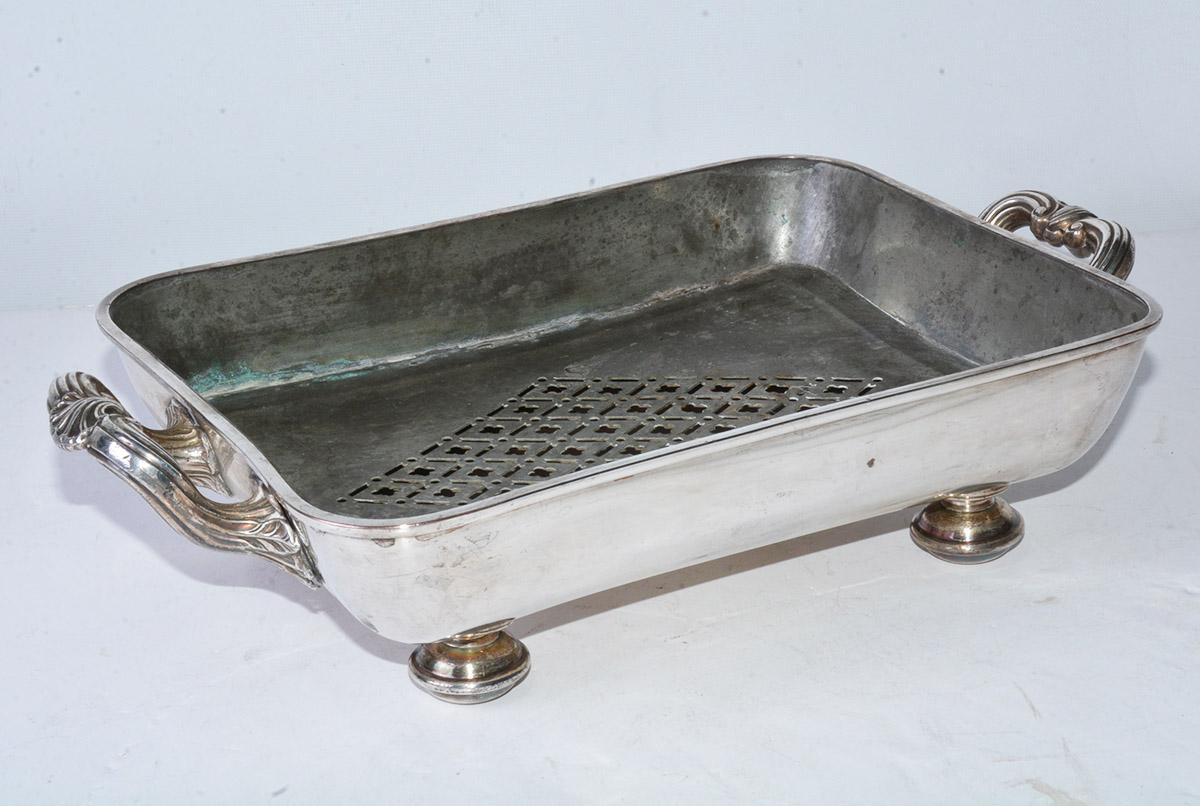 High Victorian Victorian Silver Plated Serving Dish with Hot Water Space For Sale