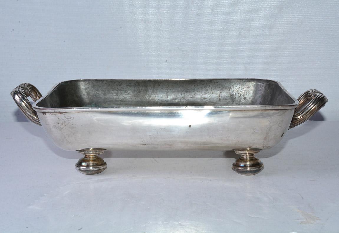 Machine-Made Victorian Silver Plated Serving Dish with Hot Water Space For Sale