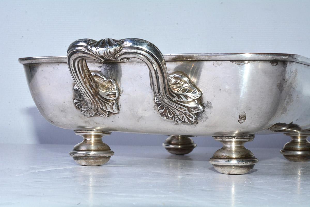 19th Century Victorian Silver Plated Serving Dish with Hot Water Space For Sale