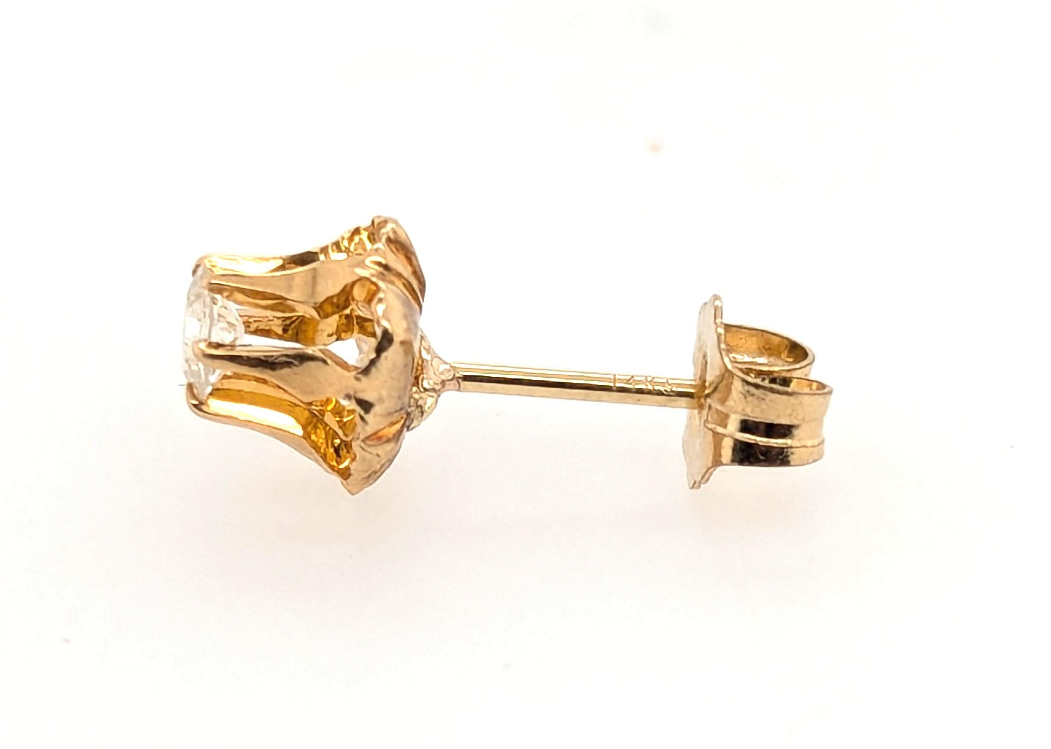Taille vieille mine Boucle d'oreille victorienne à diamant unique miné .15ct Old Mine 14K Original 1880's en vente