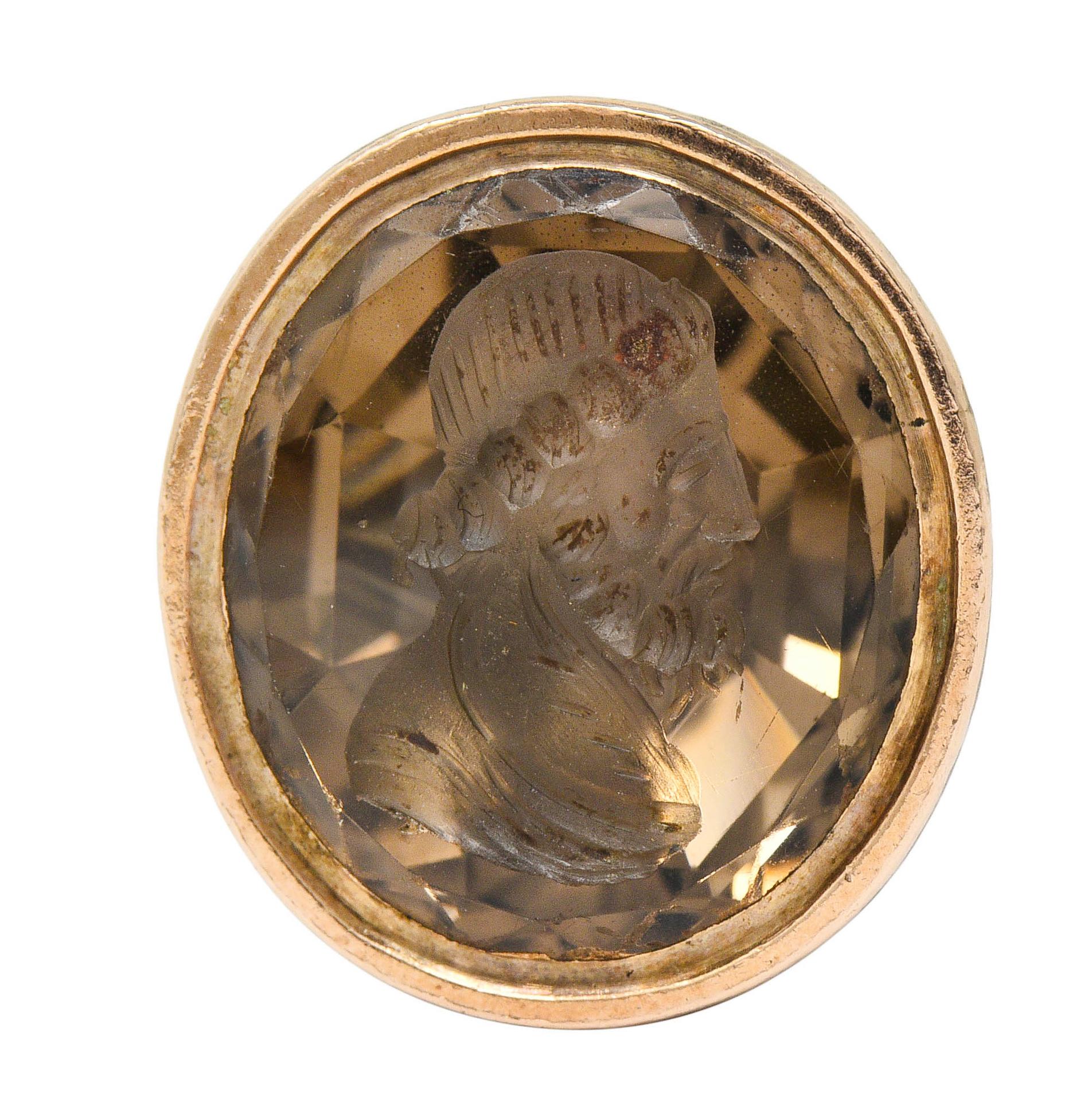 da uomo o donna Ciondolo neoclassico vittoriano con quarzo fumé inciso in oro 14 carati in vendita