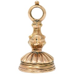 Pendentif bouton néoclassique victorien en or 14 carats avec intaille en quartz fumé