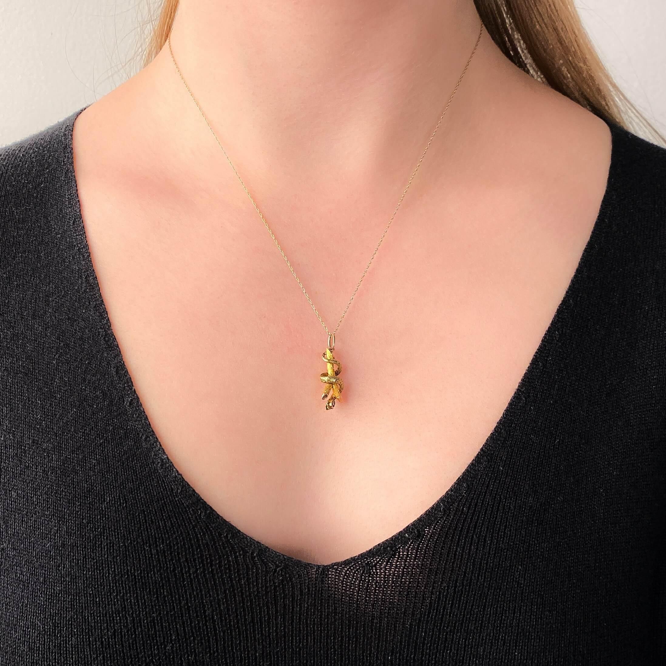 Charm vittoriano a forma di serpente in oro 18 e 10 carati In condizioni buone in vendita a Lewisburg, PA