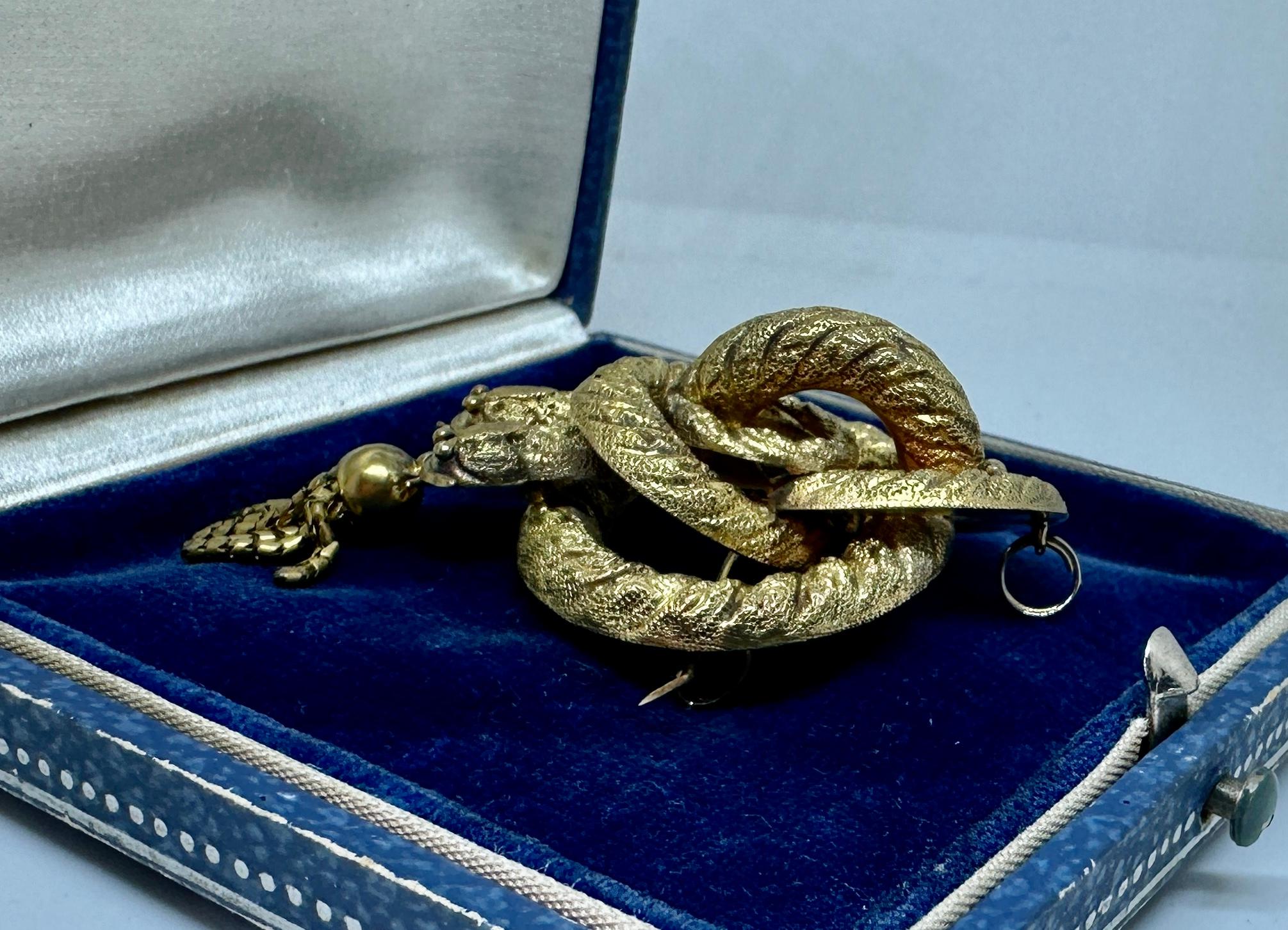 Victorian Snake Pendant Brooch Necklace Antique Double Snakes 14 Karat Gold 1860 For Sale 5