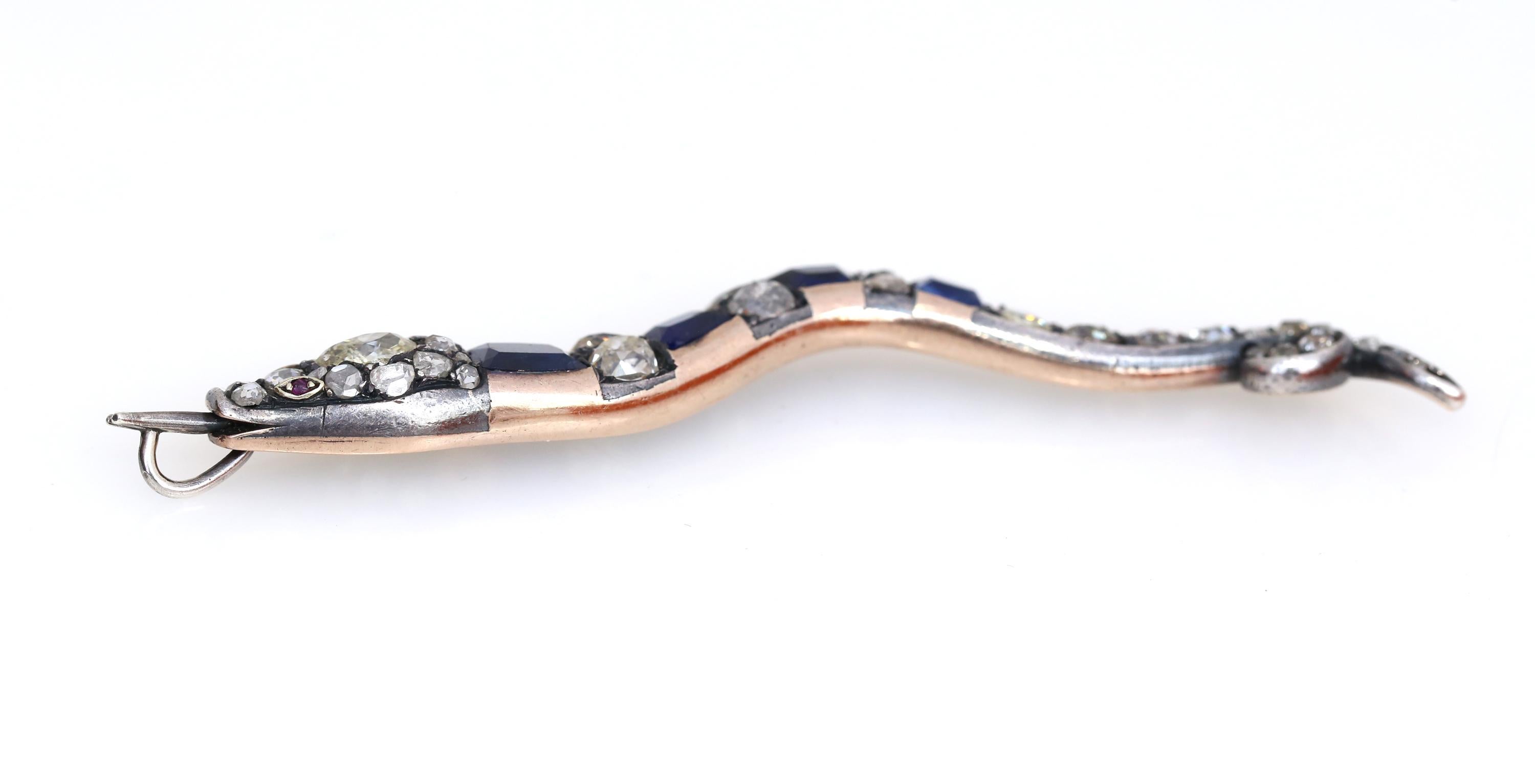 Pendente a serpente vittoriano Spilla di zaffiri 3,5 carati Diamanti 3,2 carati, 1890 In condizioni buone in vendita a Herzelia, Tel Aviv