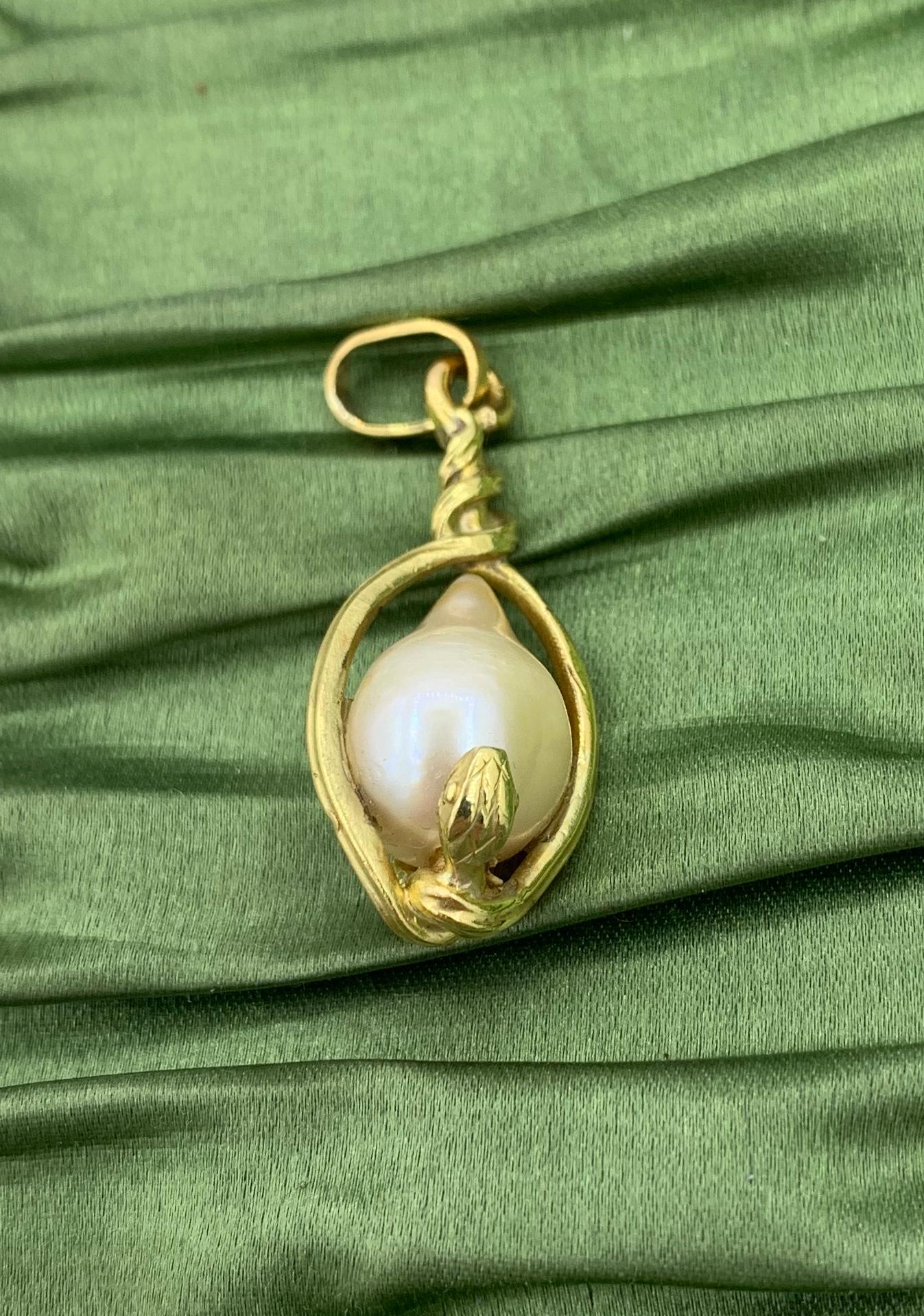 Victorian Snake Pendant Necklace Baroque Pearl Egg Globe Antique 14 Karat Gold For Sale 6