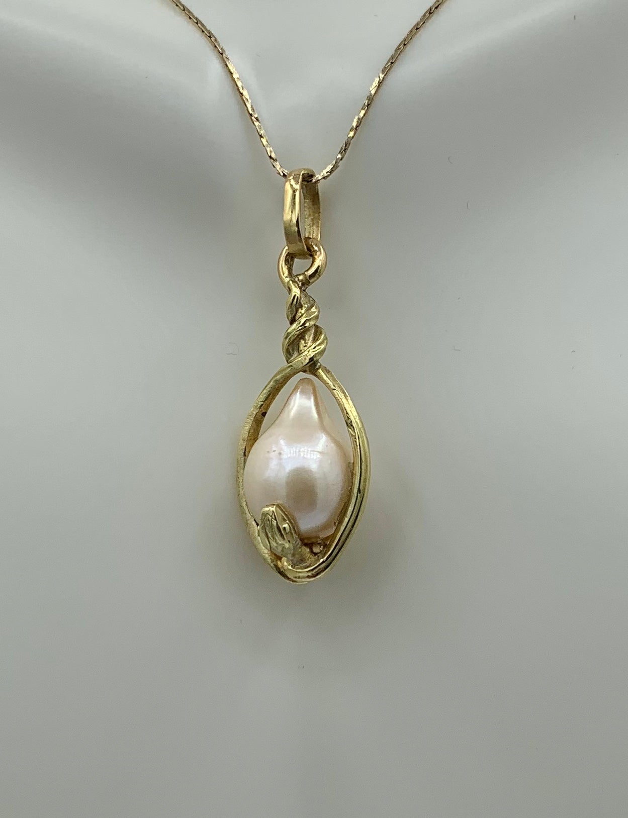 Bead Victorian Snake Pendant Necklace Baroque Pearl Egg Globe Antique 14 Karat Gold For Sale