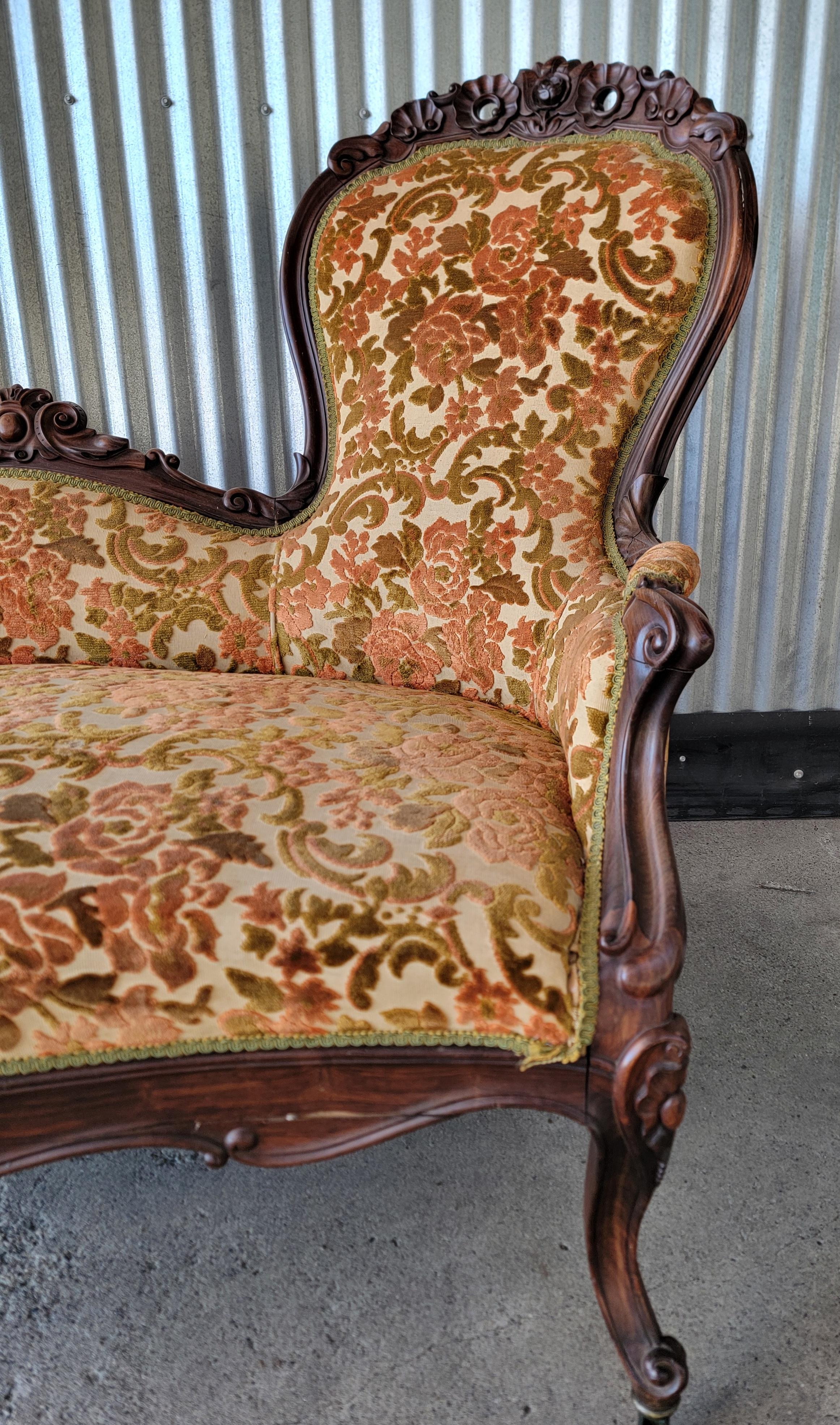 Victorian Sofa Circa. 1880 In Good Condition For Sale In Fulton, CA