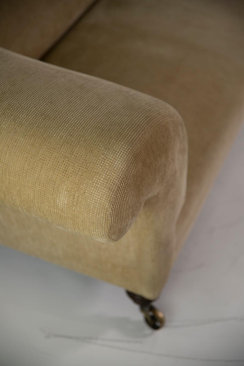 Victorian Sofa In Good Condition In New York, NY