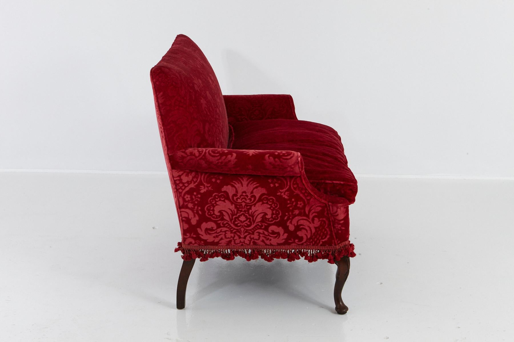 Victorian Sofa in Red Embossed Acanthus Ornament Mohair Upholstery No 2 of 2 In Good Condition In Pau, FR