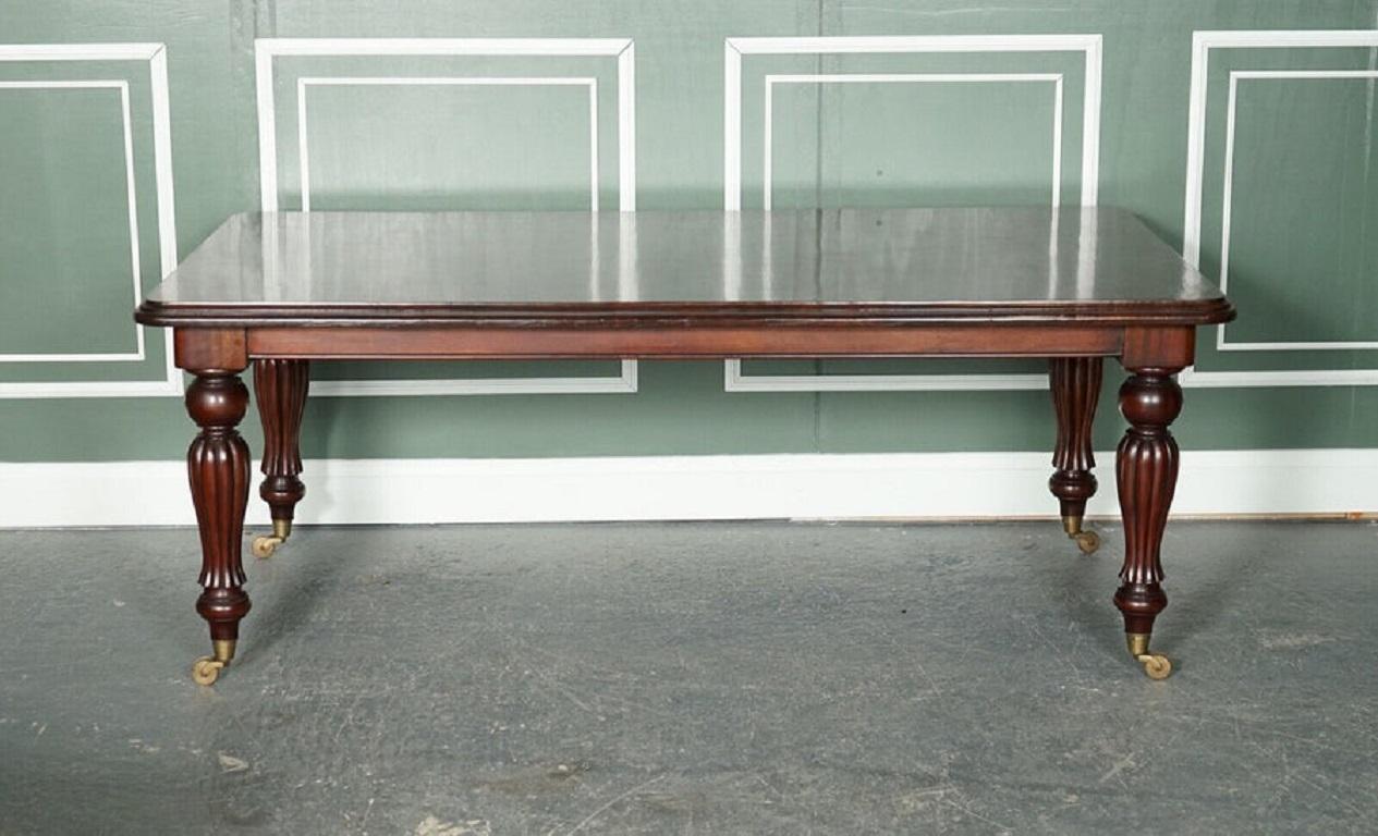 Hand-Crafted Victorian Solid Dining Table with Elegant Turned Legs, 19th Century For Sale