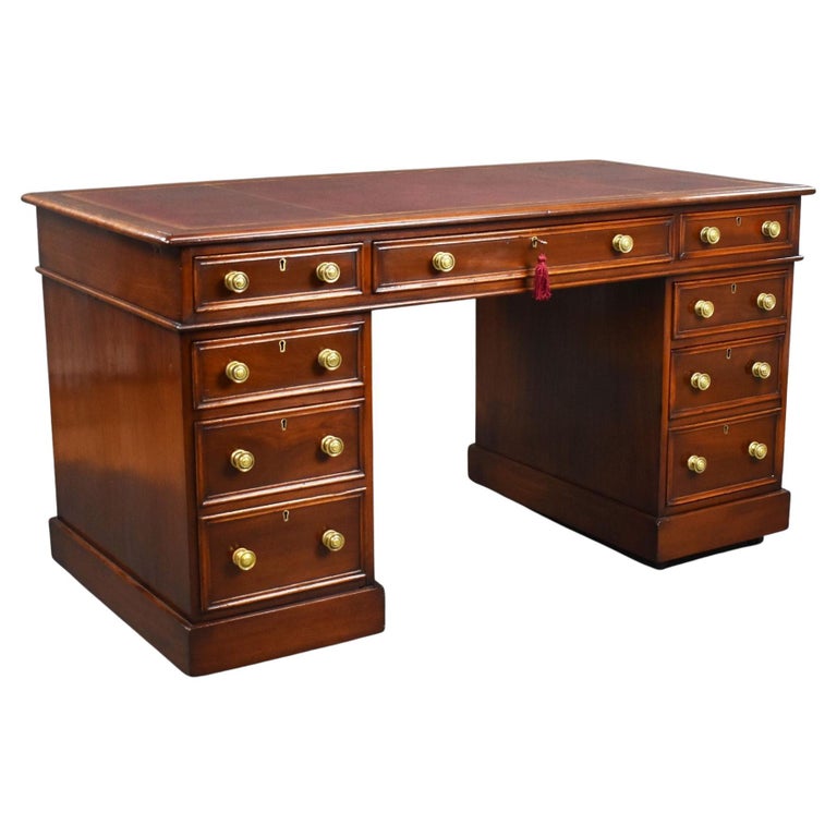 Victorian Solid Mahogany Pedestal Desk For Sale at 1stDibs