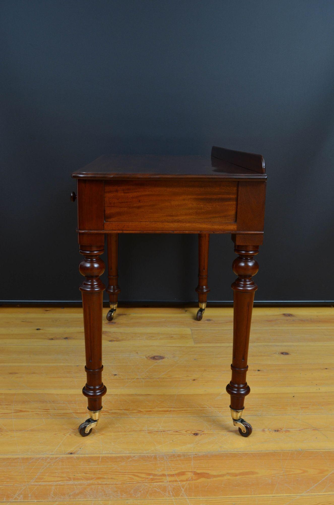 Victorian solid Mahogany writing table For Sale 8