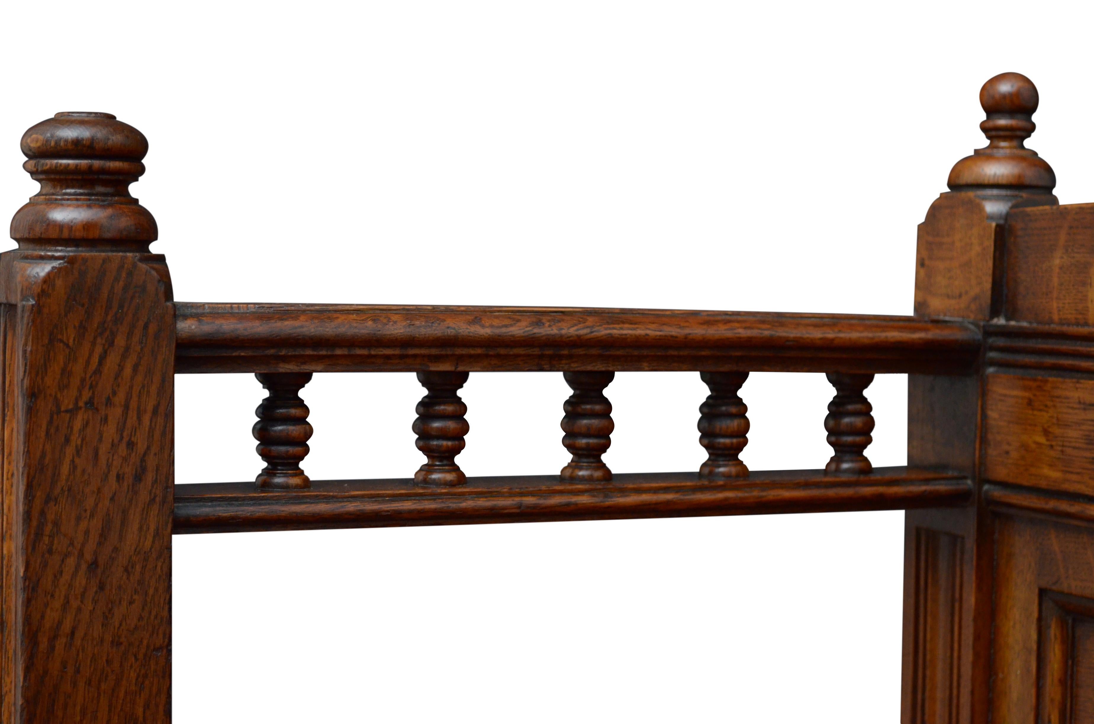 Late 19th Century Victorian Solid Oak Hall Bench For Sale