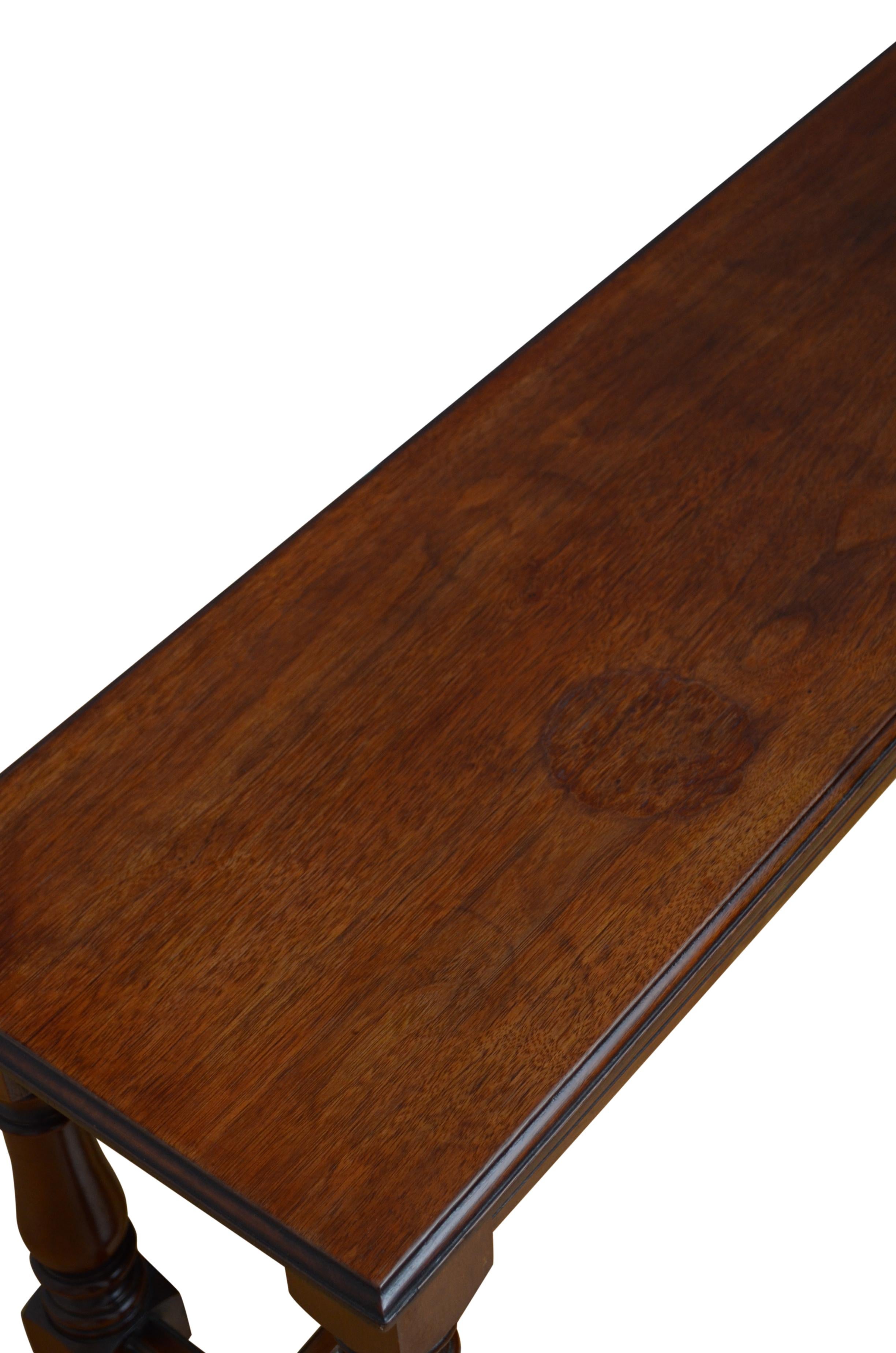 English Victorian solid Walnut Hall Bench For Sale