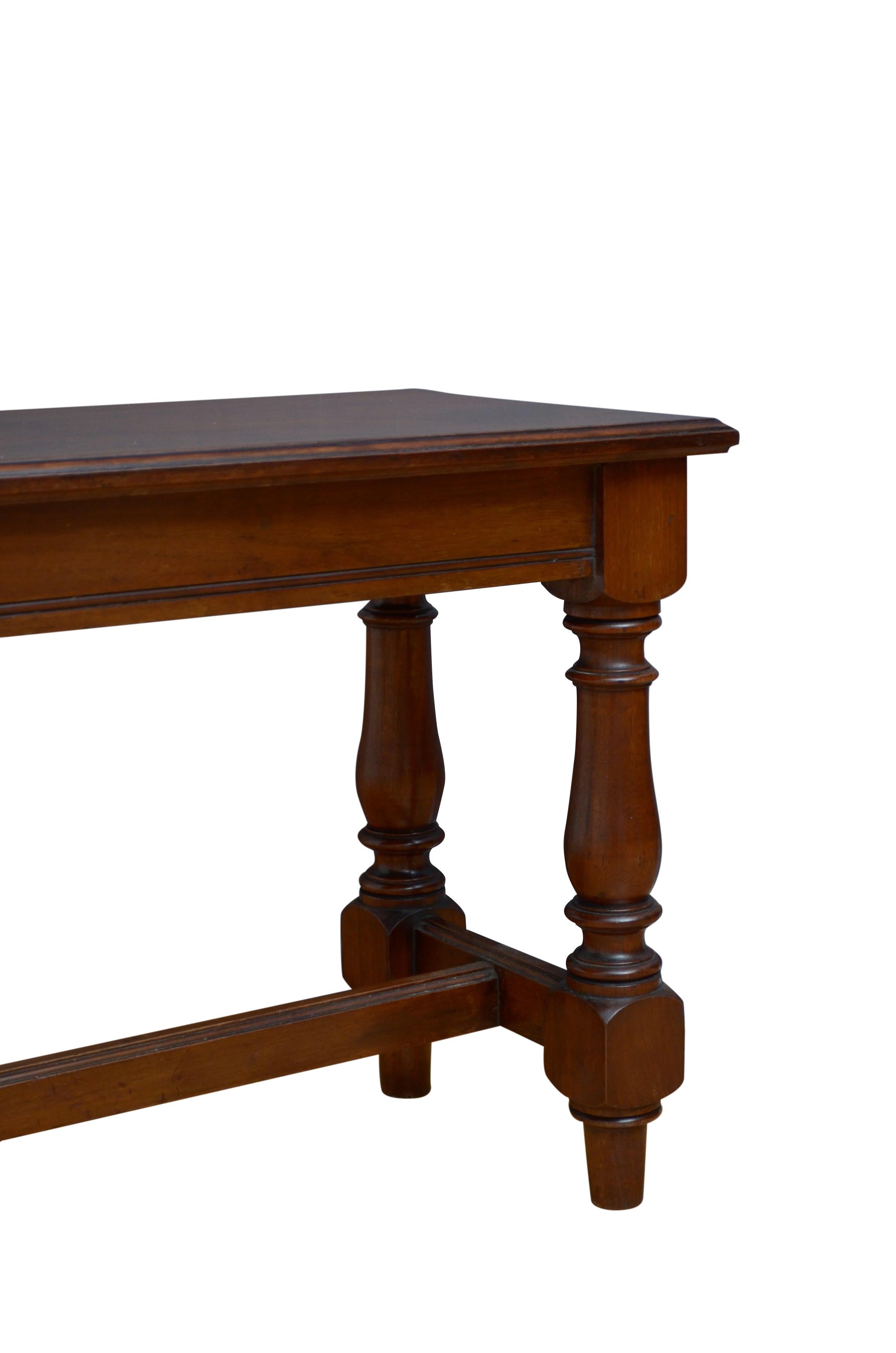 Victorian solid Walnut Hall Bench For Sale 4