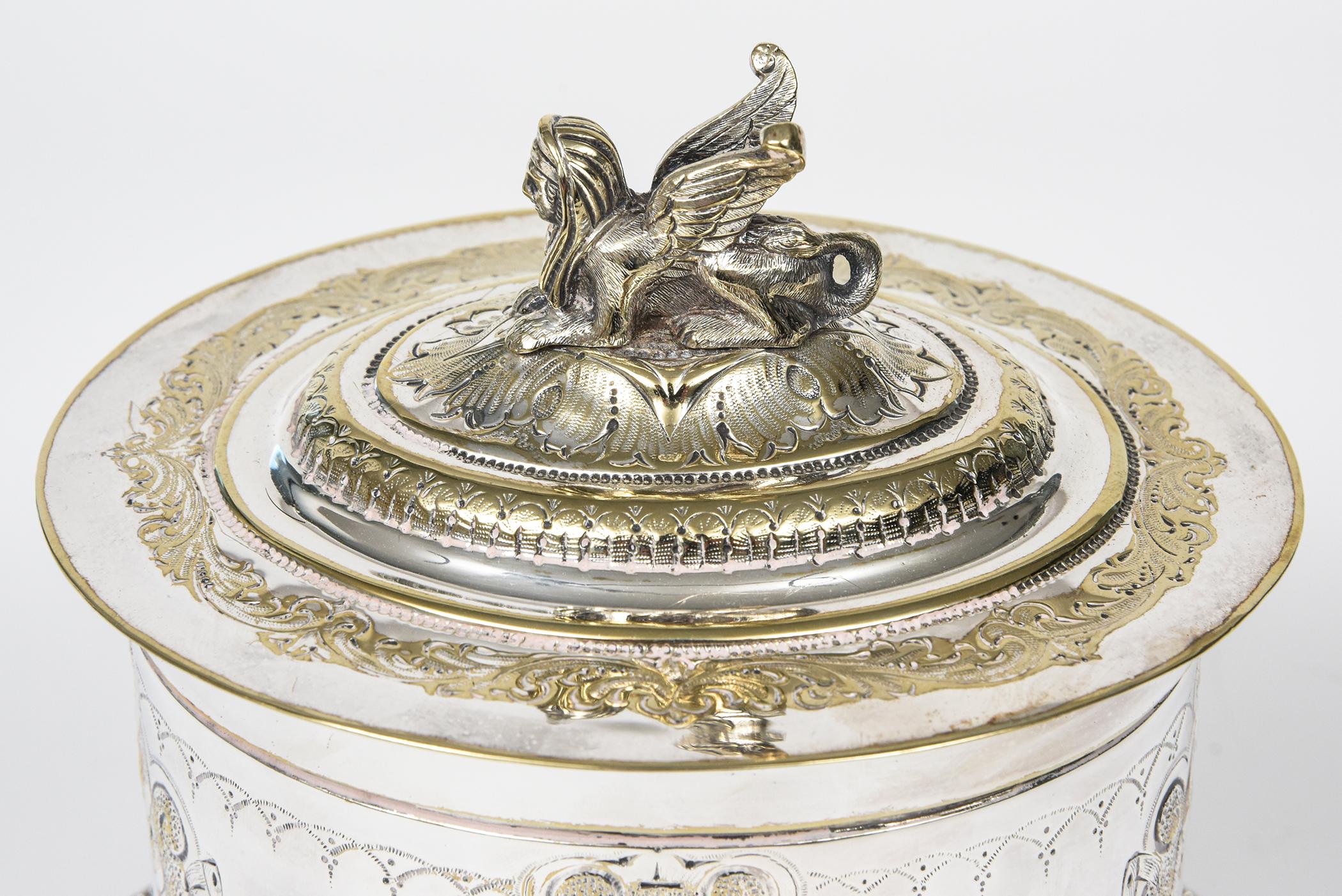 Viktorianische Sphinx ägyptische Revival Mappin & Webb Silber Platte Biscuit Barrel Box (Neuägyptisch) im Angebot