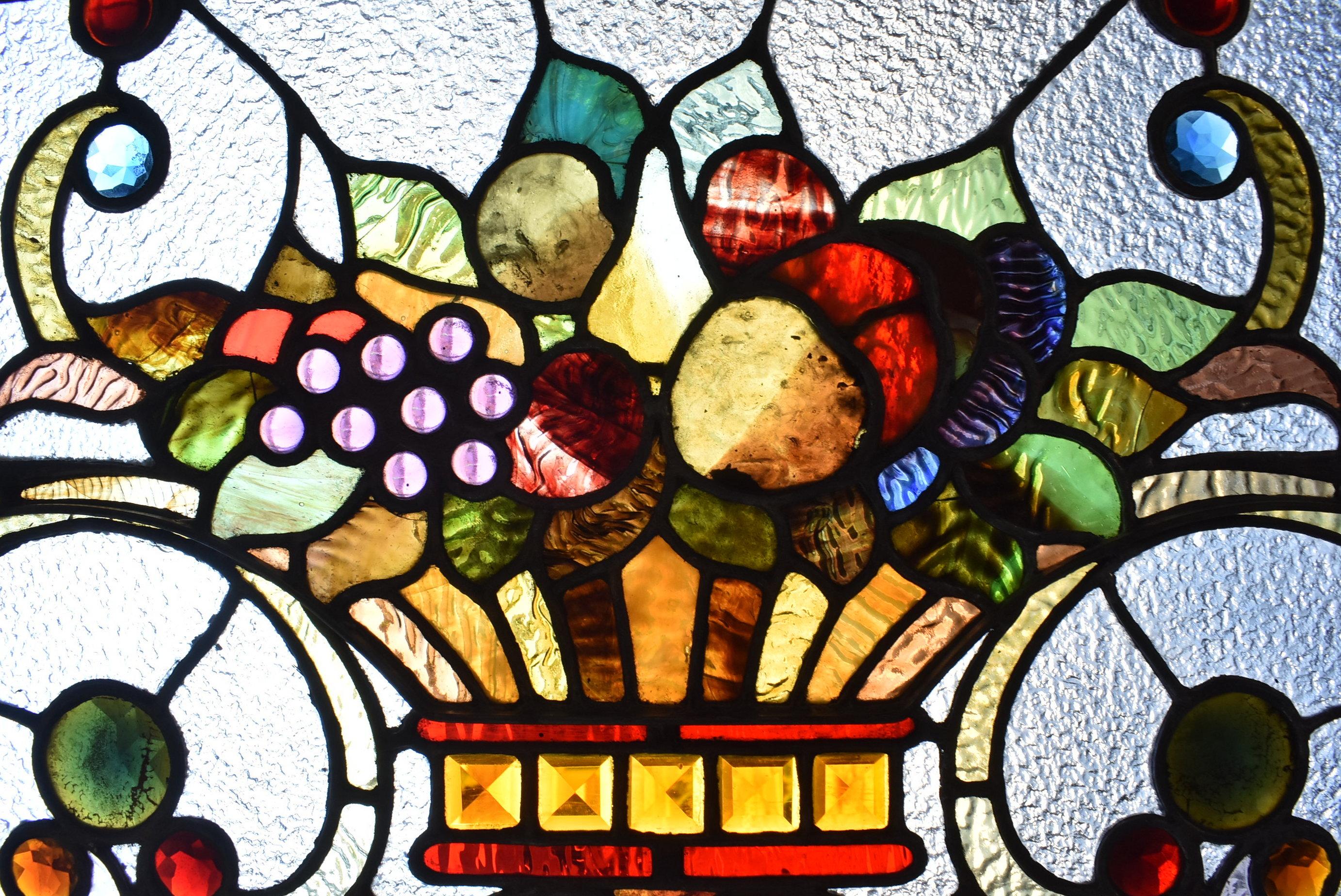 Ventana de travesaño victoriana de cristal tintado y biselado con frutero 64 en venta 1
