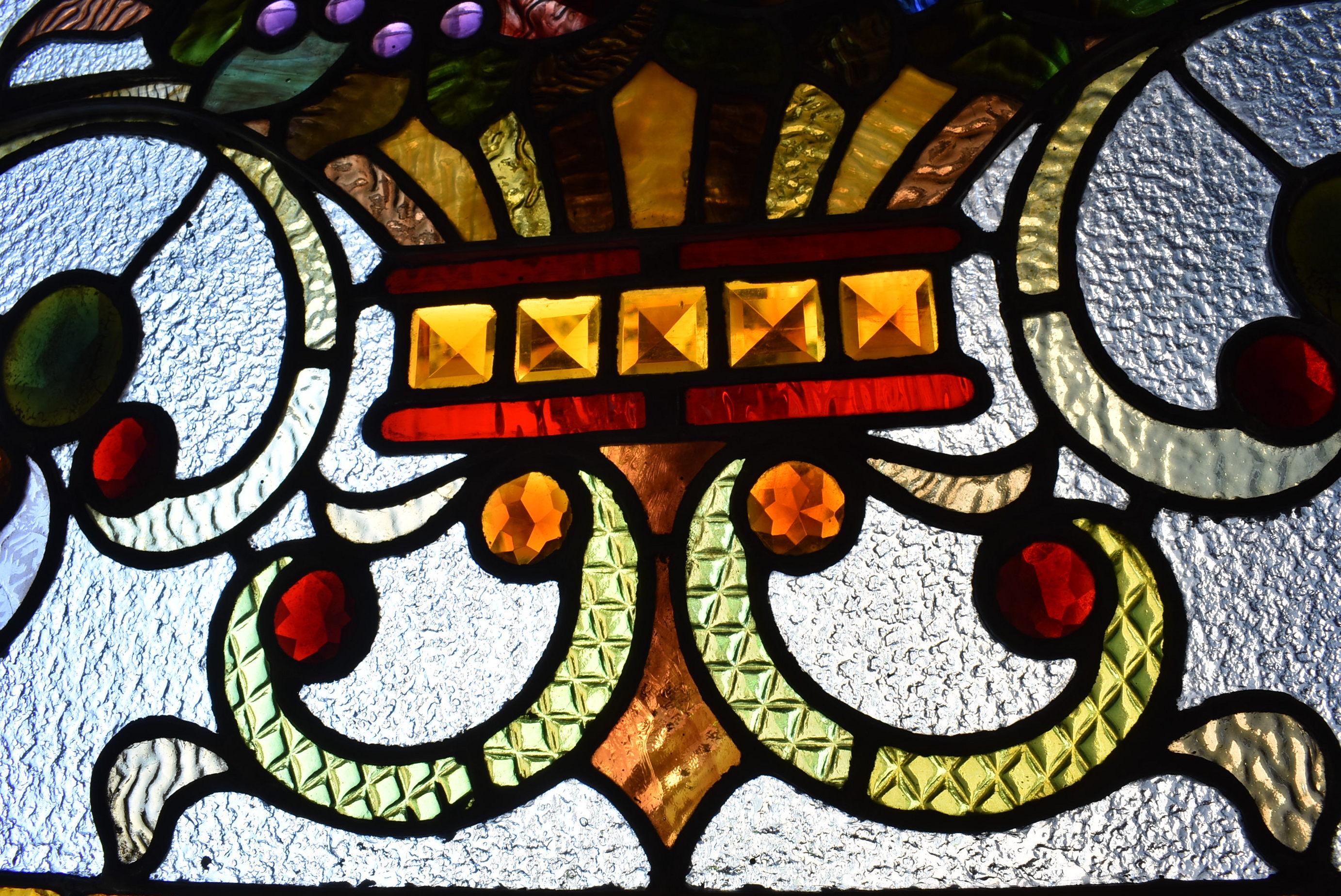 Ventana de travesaño victoriana de cristal tintado y biselado con frutero 64 en venta 2