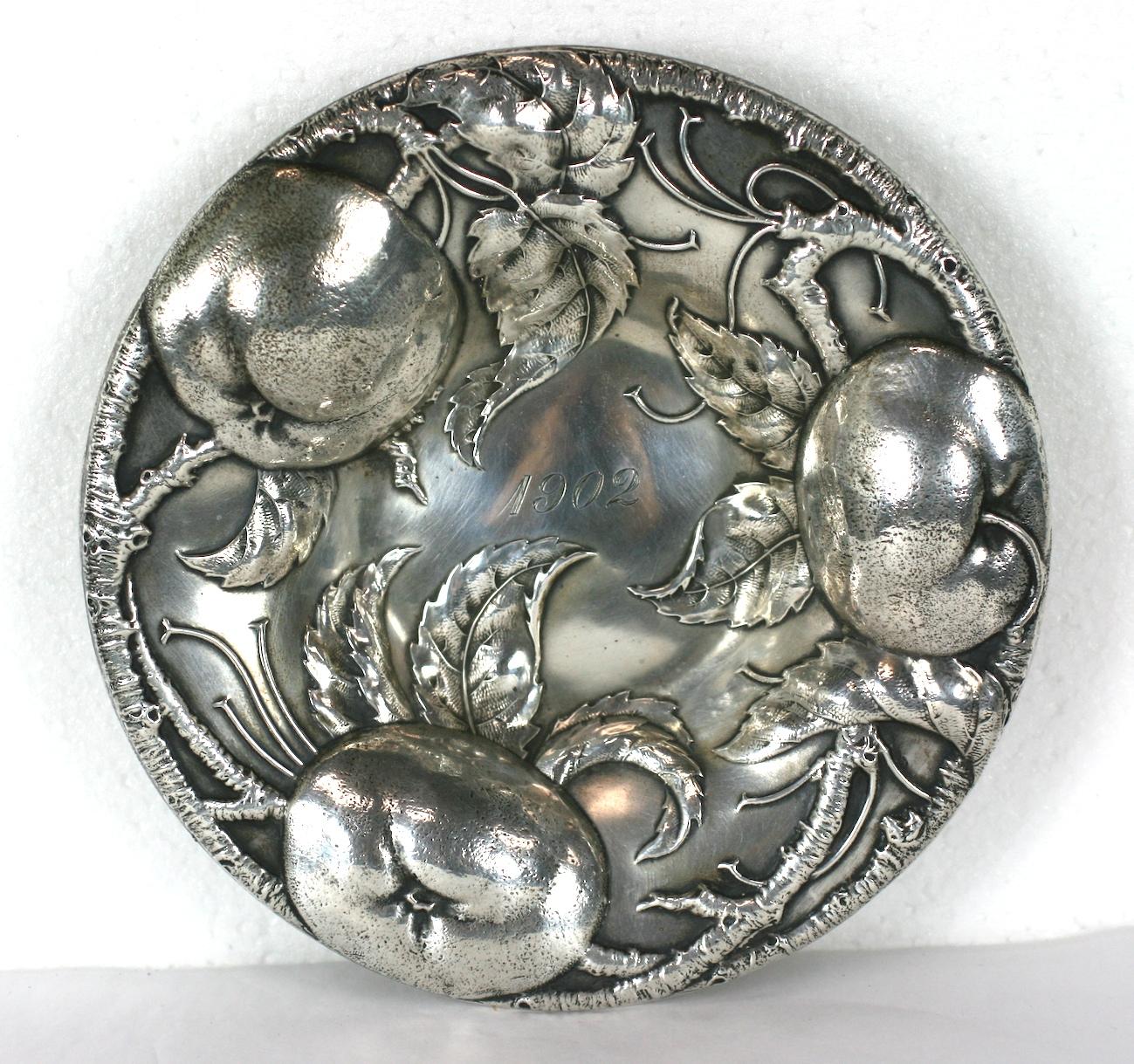 Victorian Sterling Apple Motif Dish, Alvin In Excellent Condition For Sale In Riverdale, NY
