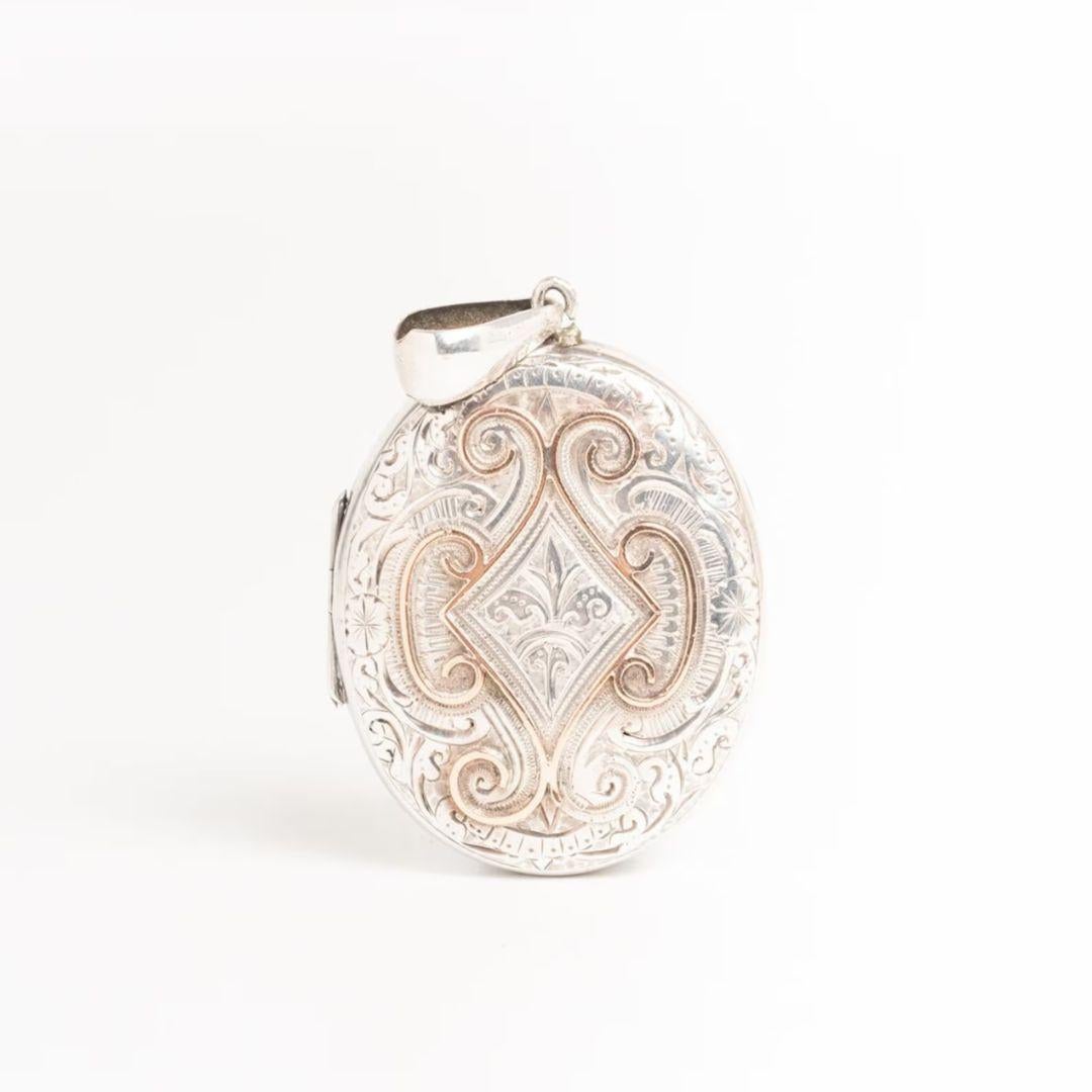 Victorian Sterling Silver And 9ct Gold Floral Locket In Fair Condition For Sale In Portland, GB