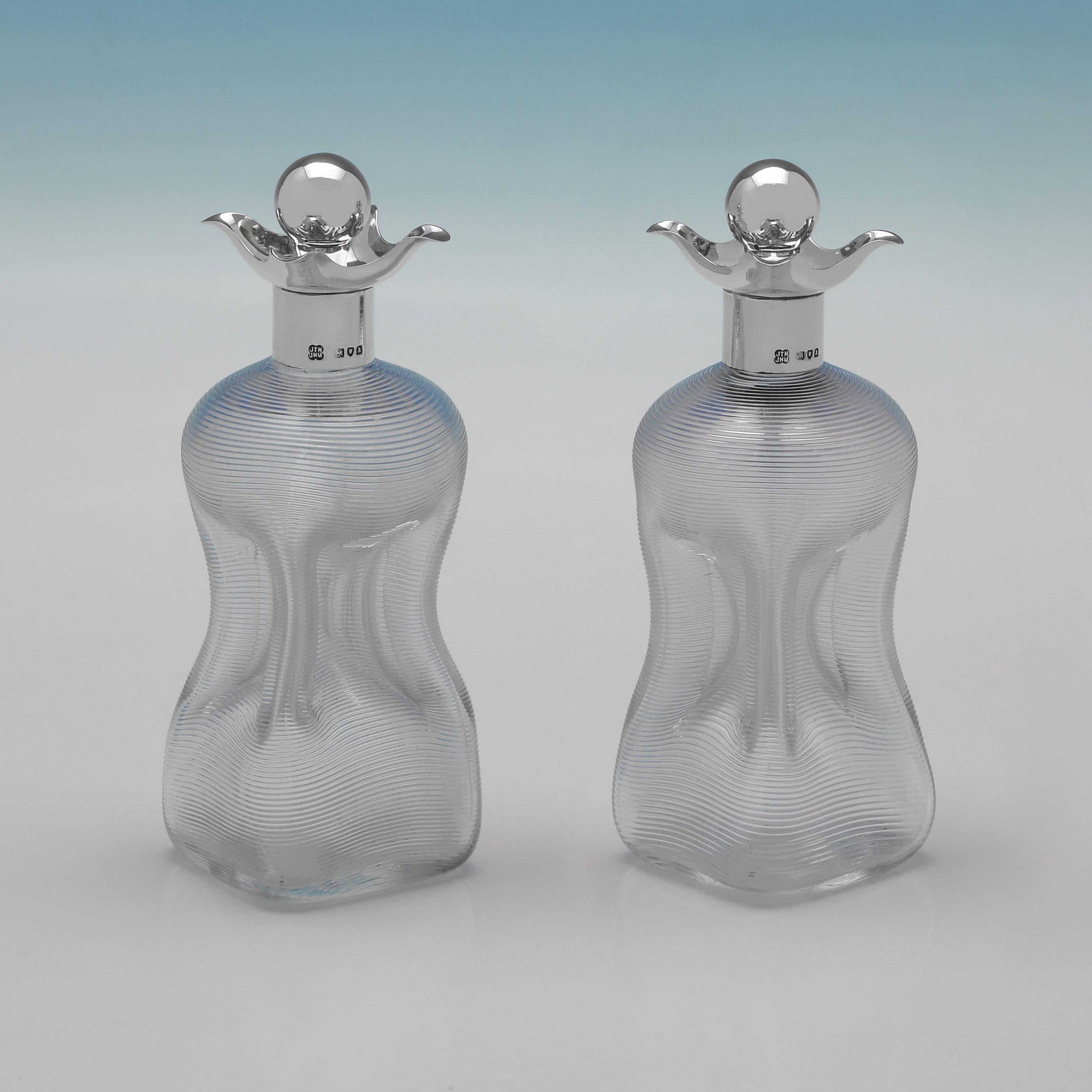 Industriel Carafe à décanter victorienne en argent et verre par Heath & Middleton 1896 en vente