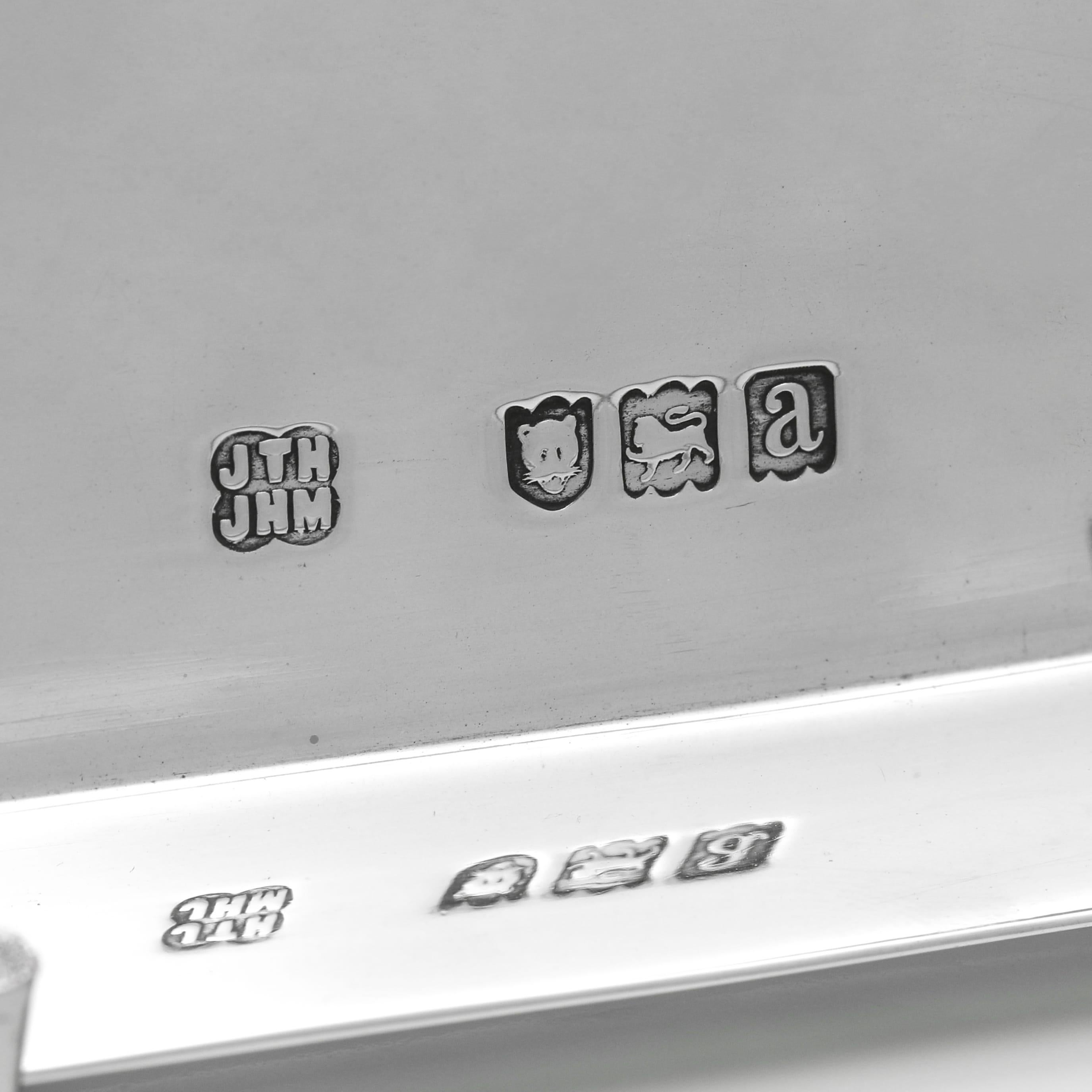 Carafe à décanter victorienne en argent et verre par Heath & Middleton 1896 en vente 2