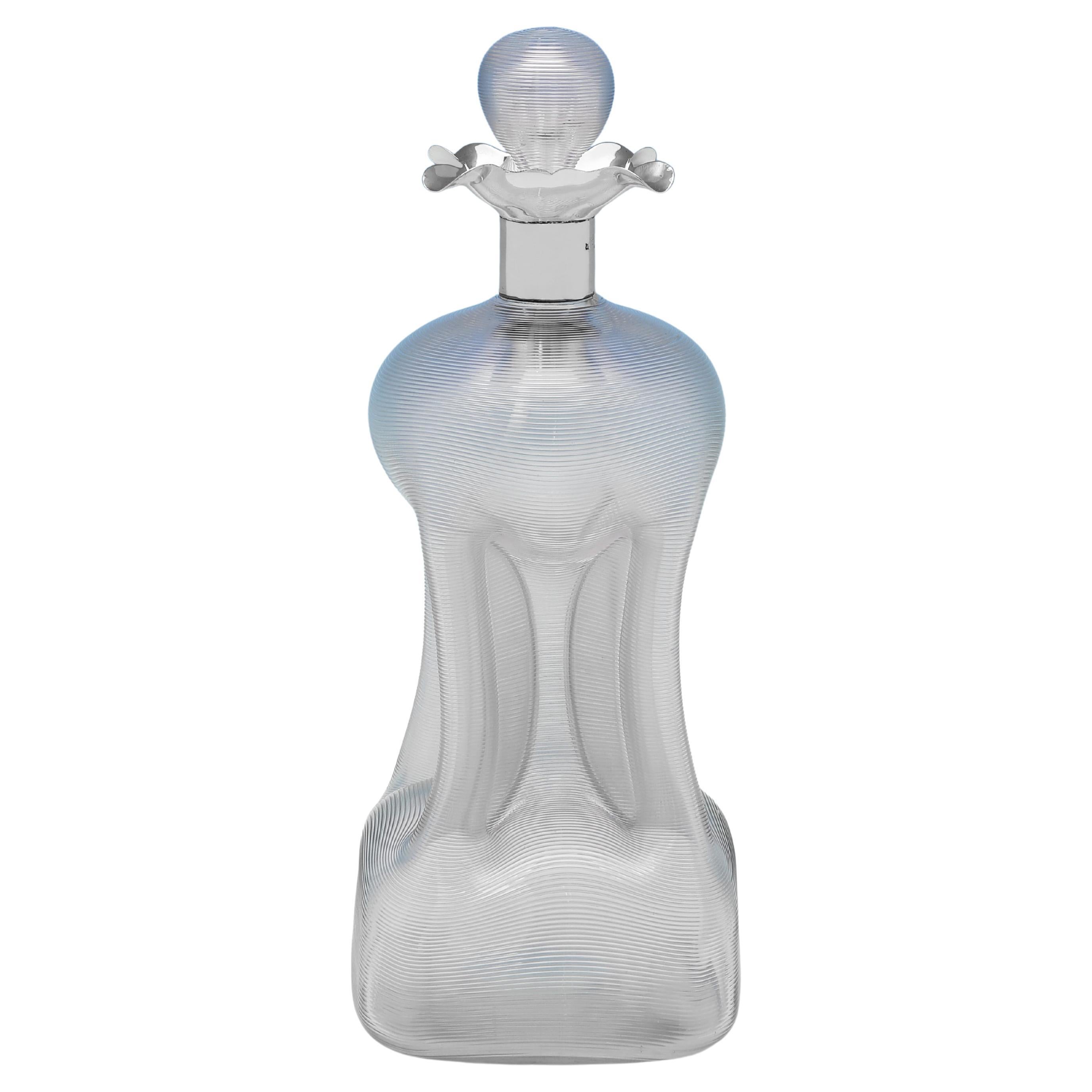 Jarra victoriana de plata de ley y cristal "glug glug" fabricada en 1893