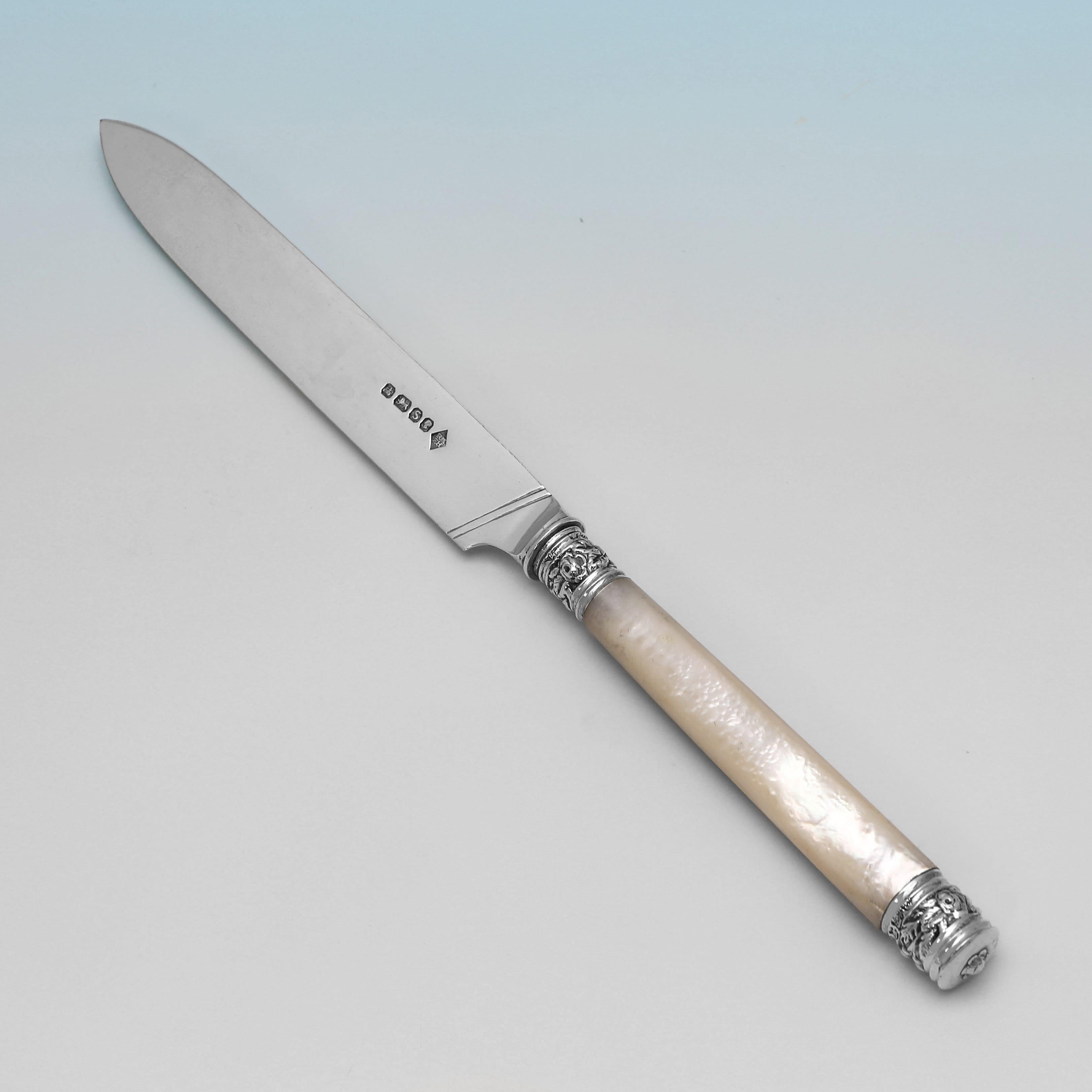 Juego de postre victoriano de plata de ley y nácar para 12 personas fabricado en 1885 Inglés en venta