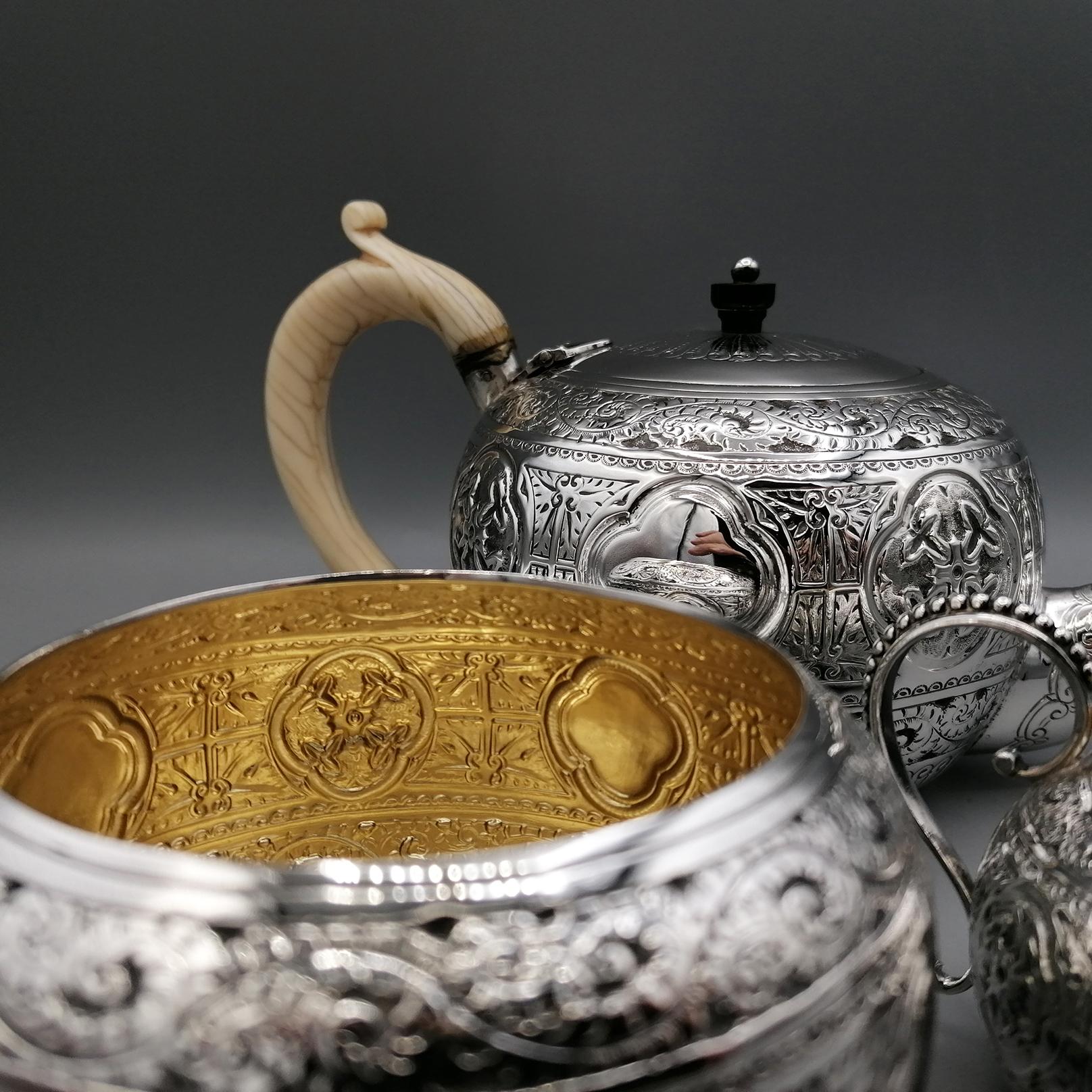 Viktorianischer Bachelor- oder Tete-a-tete-Teeservice aus Sterlingsilber mit elfenbeinfarbenem Henkel (Spätes 19. Jahrhundert) im Angebot