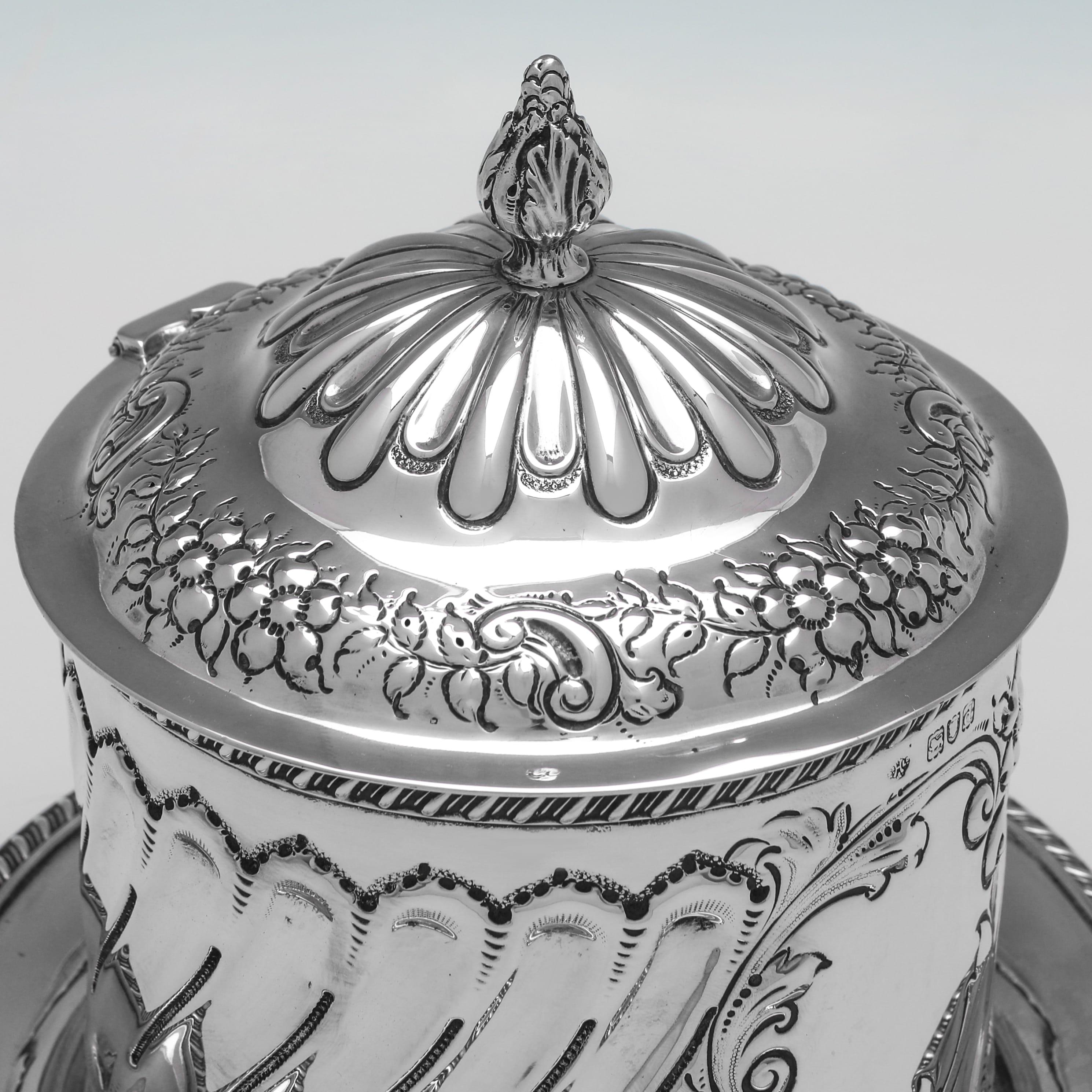 Biscottiera vittoriana in argento sterling di William Hutton, Londra 1899 In condizioni buone in vendita a London, London