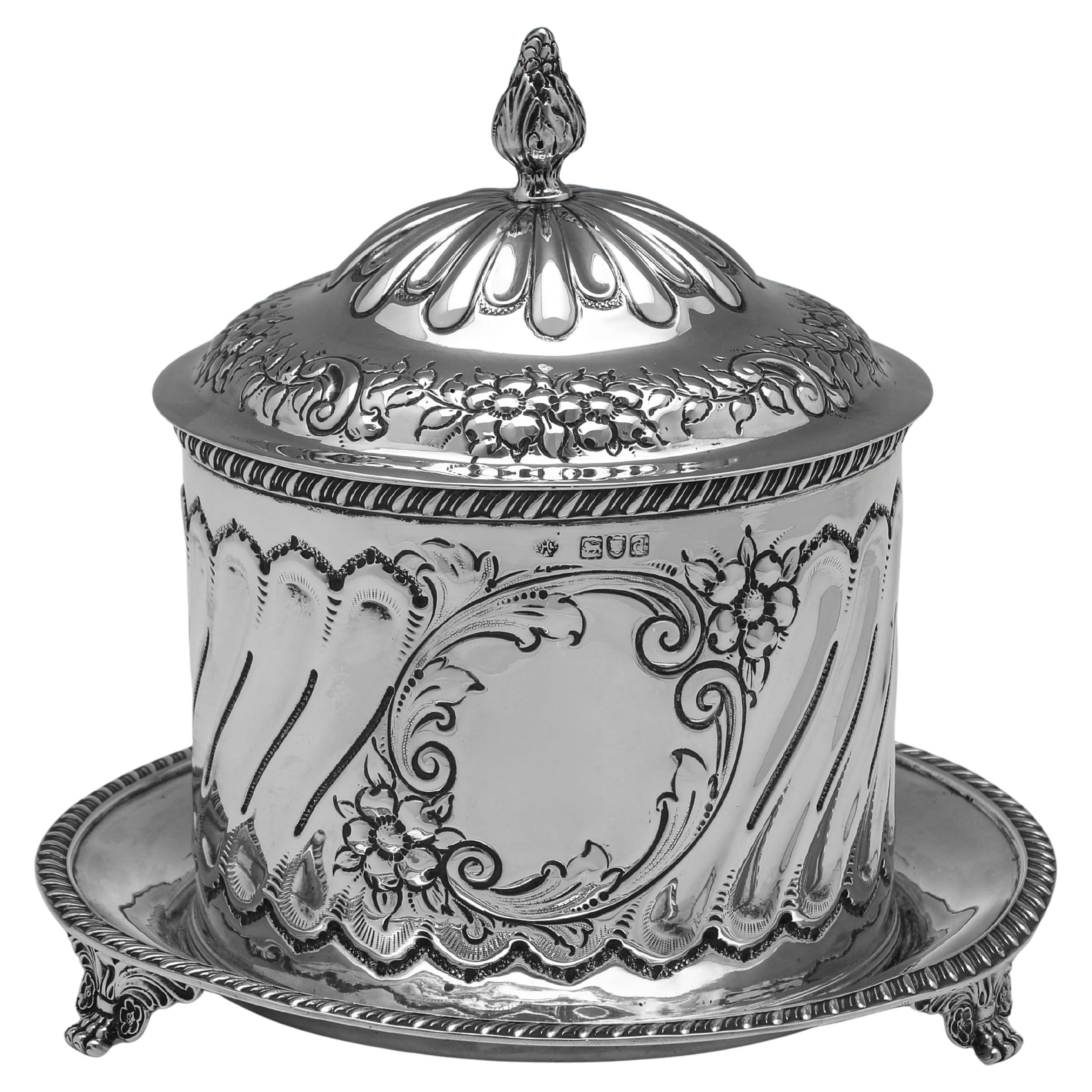 Biscottiera vittoriana in argento sterling di William Hutton, Londra 1899
