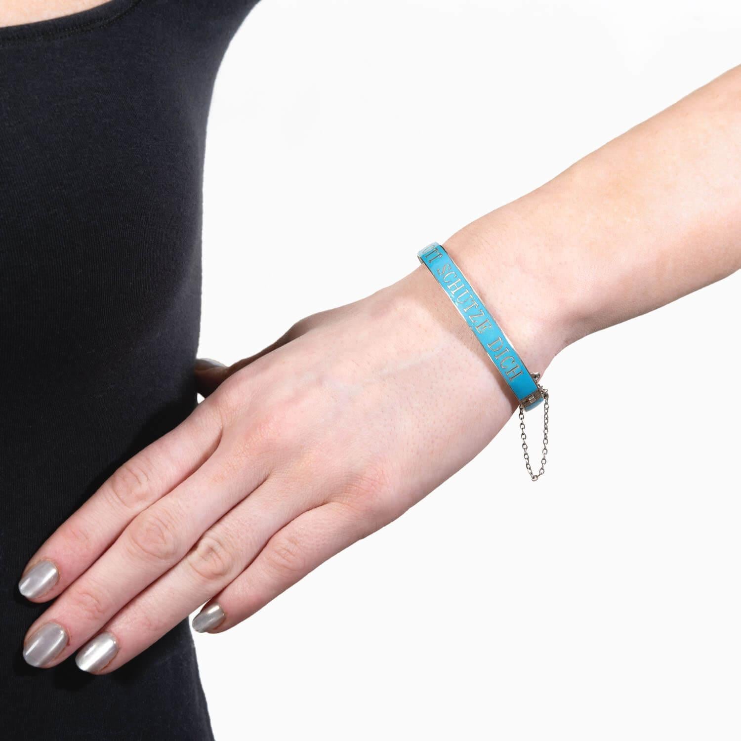 Bracciale a cerniera vittoriano in argento sterling e smalto blu in vendita 2
