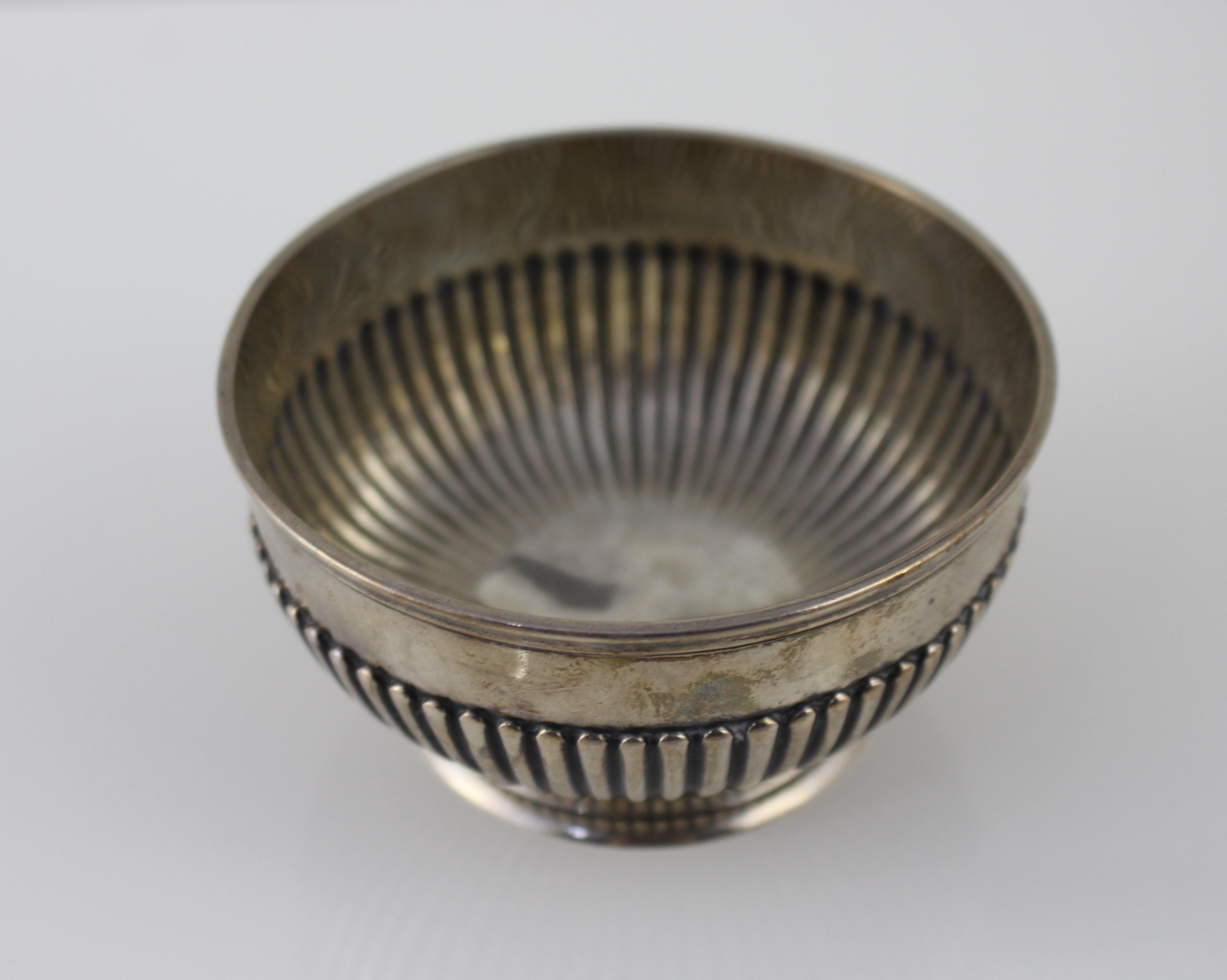 Victorian Sterling Silver Bowl Dobson Piccadilly, London, 1877 In Good Condition In Worcester, Worcestershire