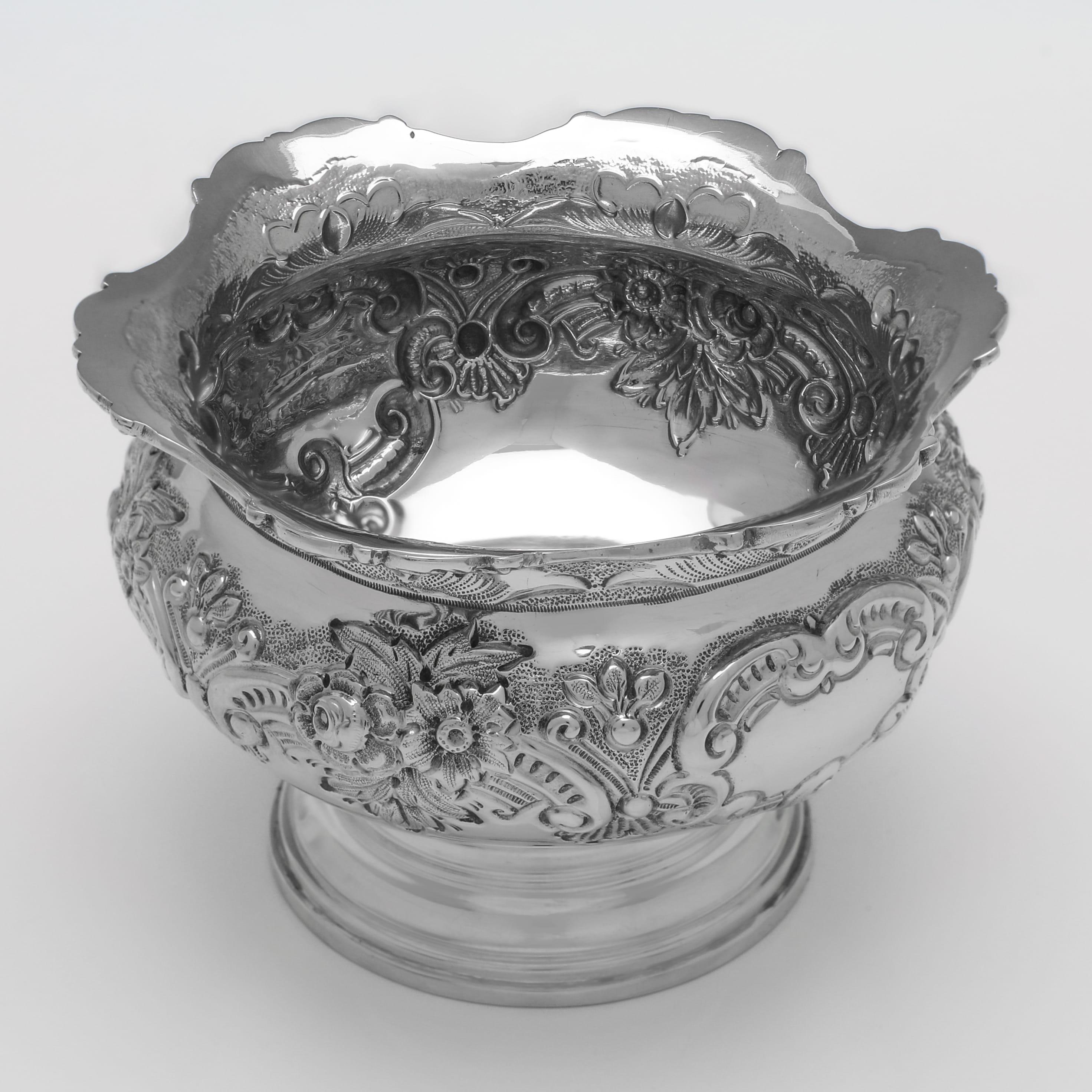 Vittoriano Ciotola vittoriana in argento sterling realizzata a Chester nel 1900 in vendita