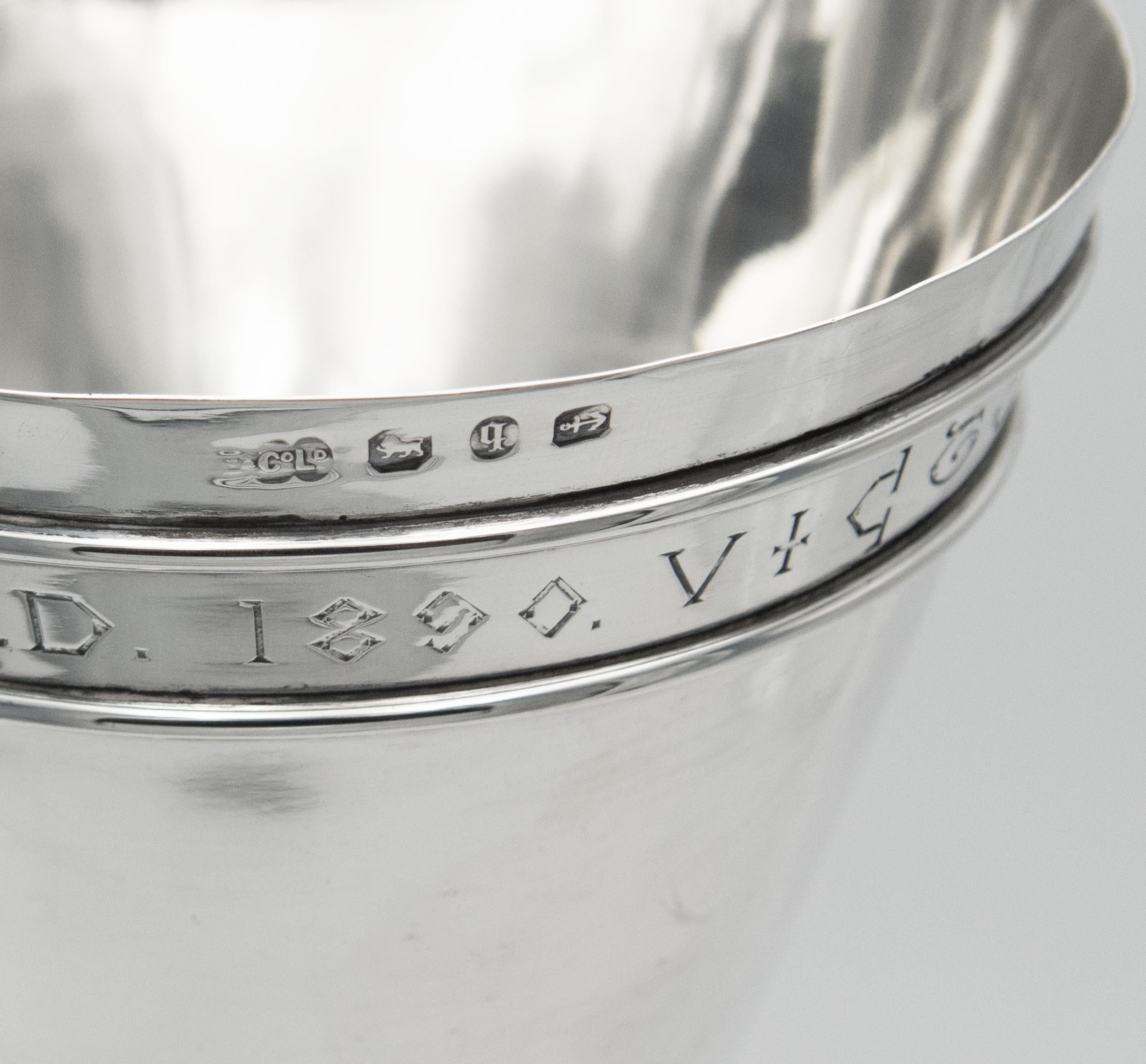 Victorian Sterling Silver Chalice With Gothic Style Inscription Elkington & Co In Good Condition In Norwich, GB