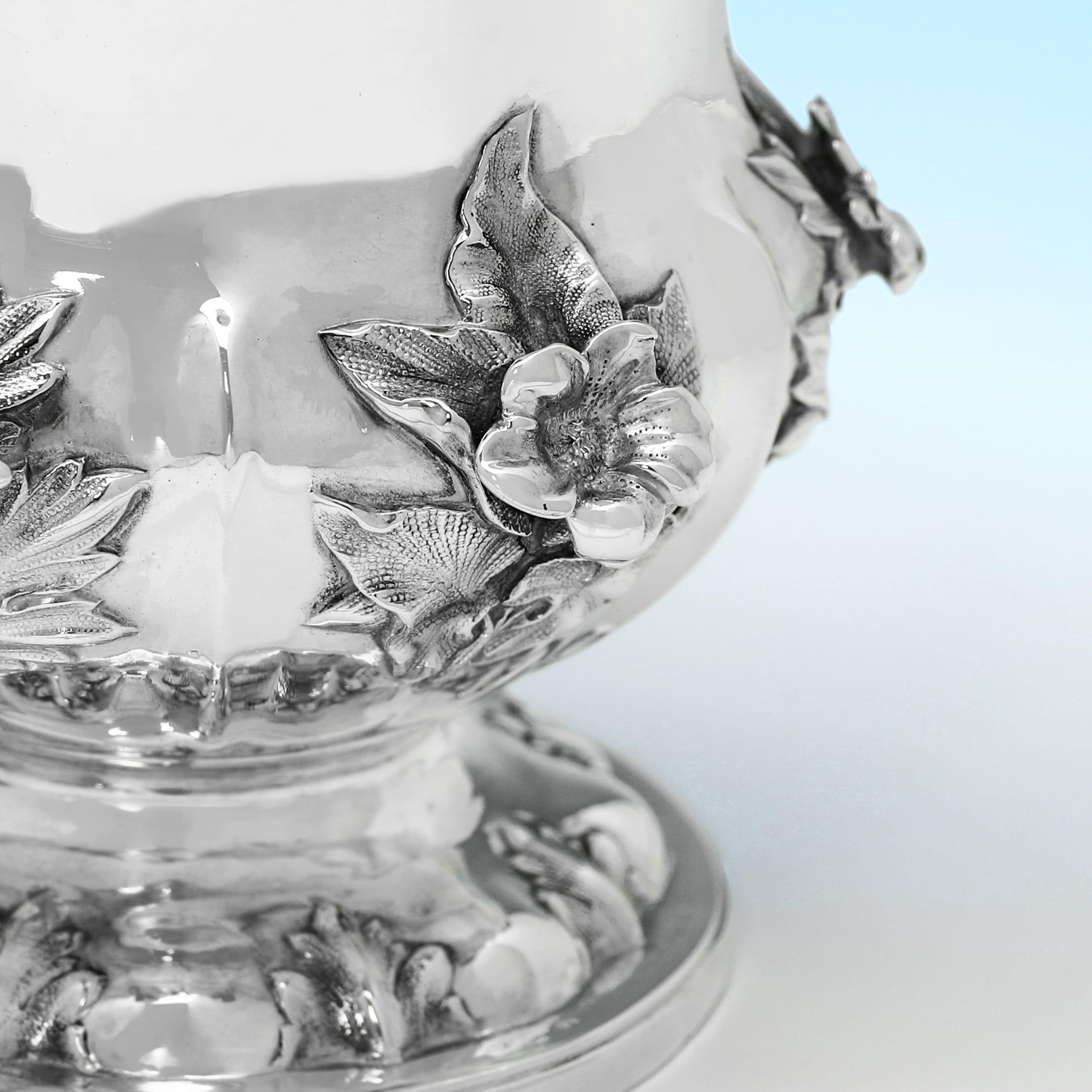 Anglais Tasse de baptême victorienne en argent sterling fabriquée par Barnards en 1842 en vente