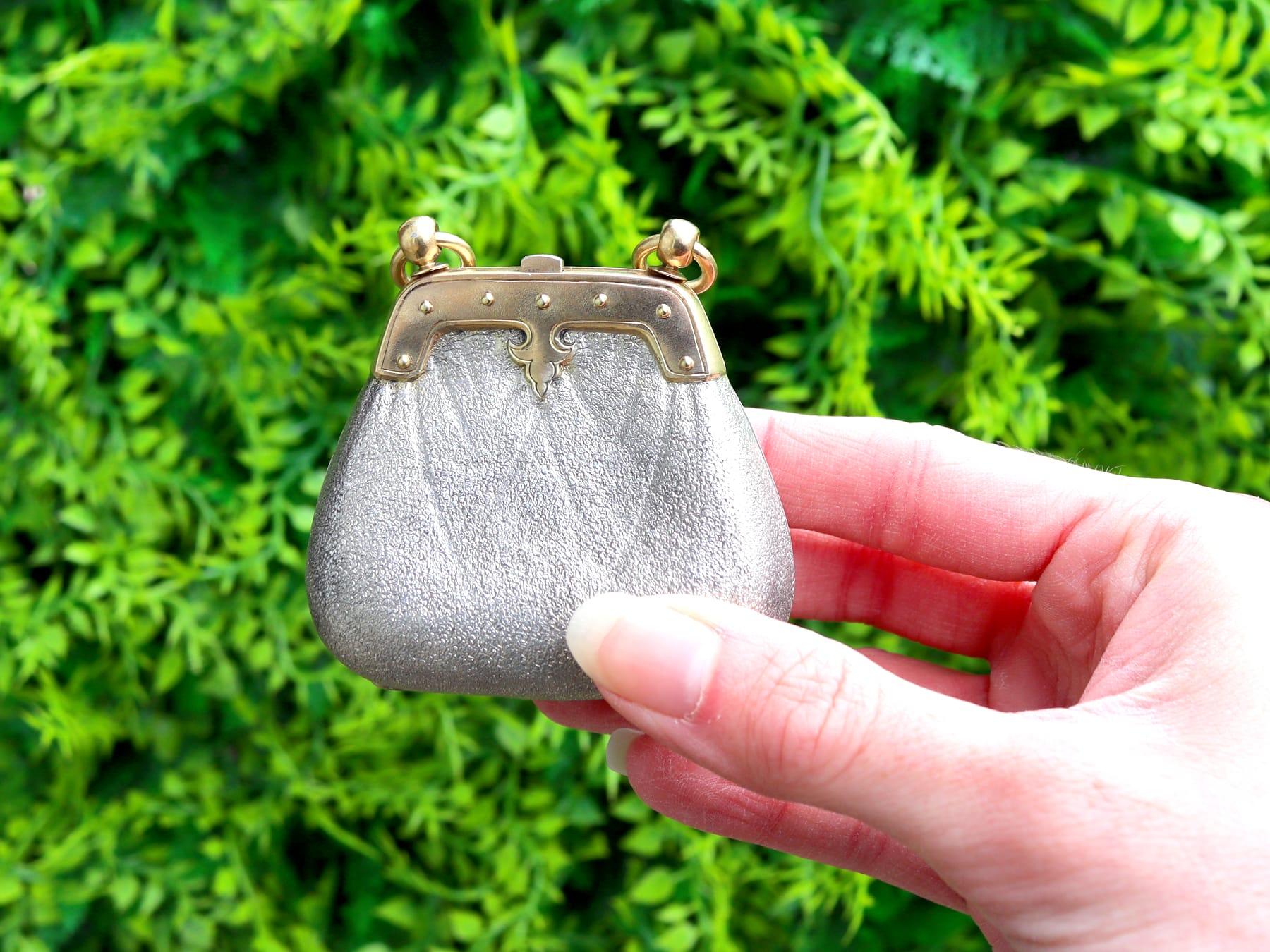 Late Victorian Victorian Sterling Silver Coin Purse For Sale
