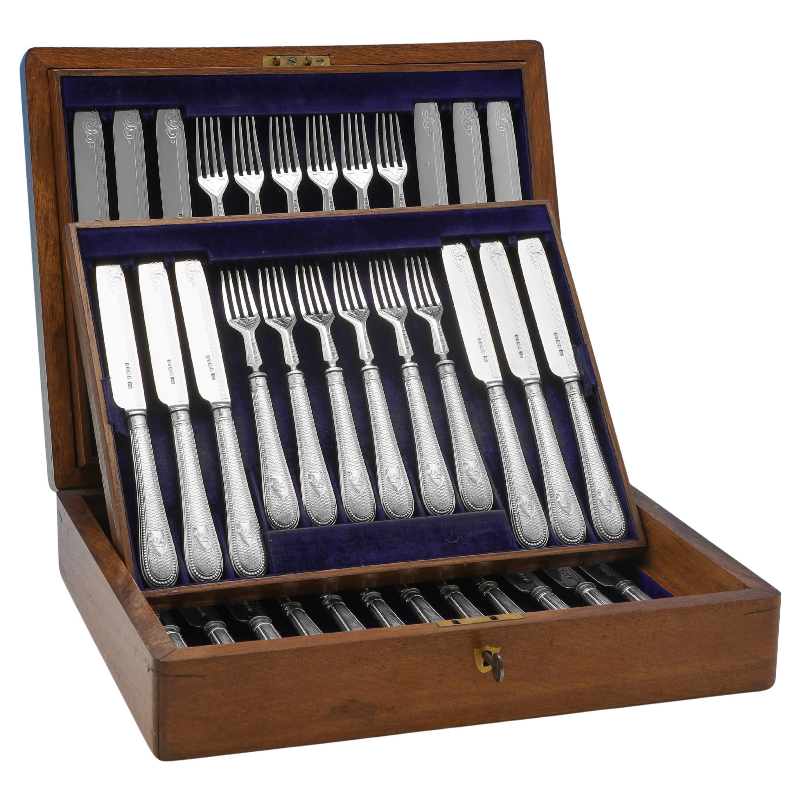 Victorian sterling silver dessert service for 18 people made in 1873 For Sale