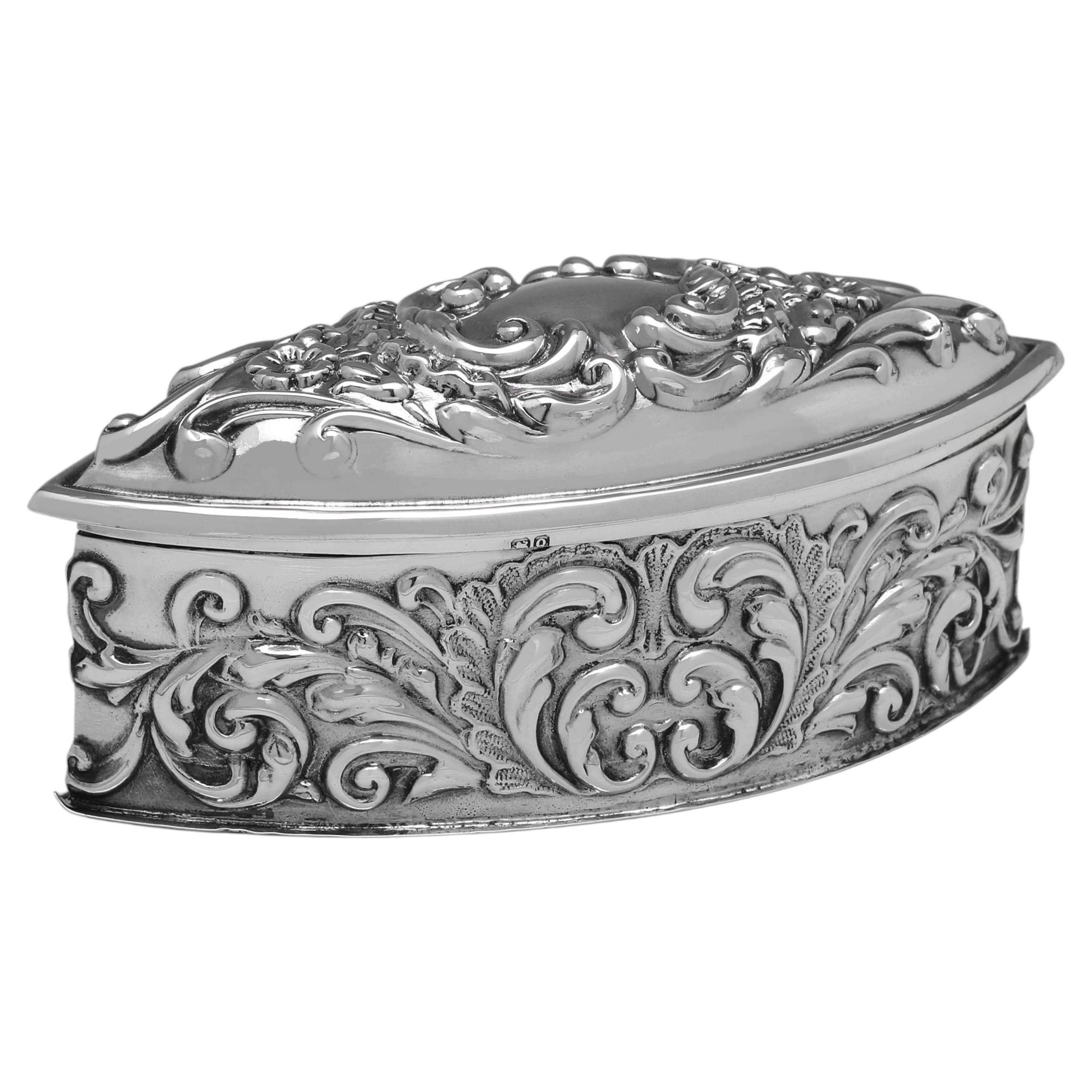 Victorian Sterling Silver Dressing Table Box, William Neale, Chester 1899 For Sale