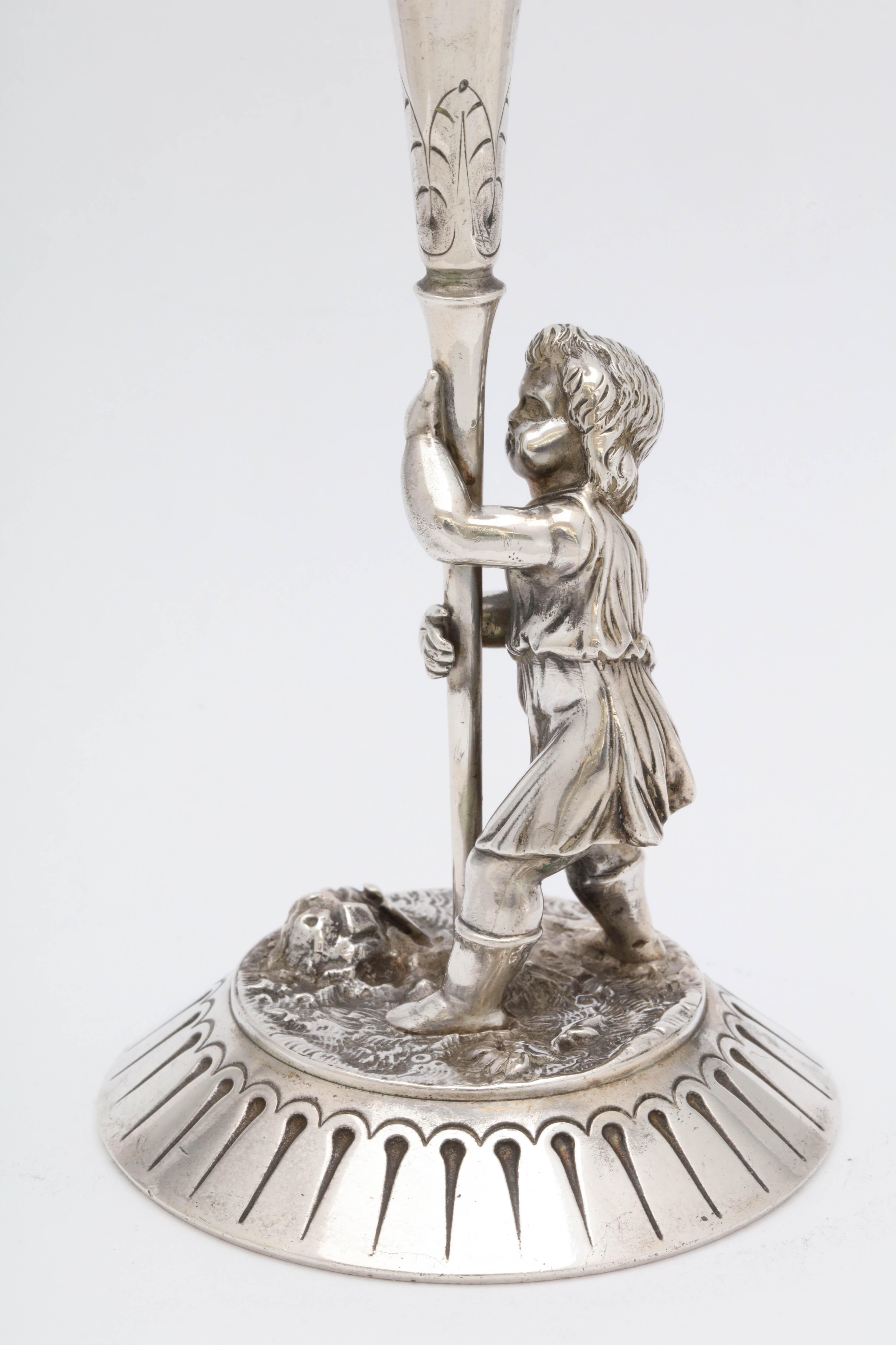 Victorien Vase à bourgeons figuratif victorien en argent sterling par Gorham en vente