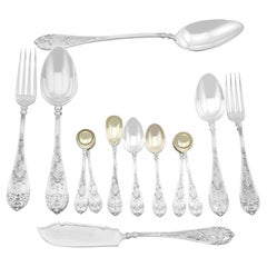 Ancienne cantine victorienne en argent sterling avec couverts pour douze personnes