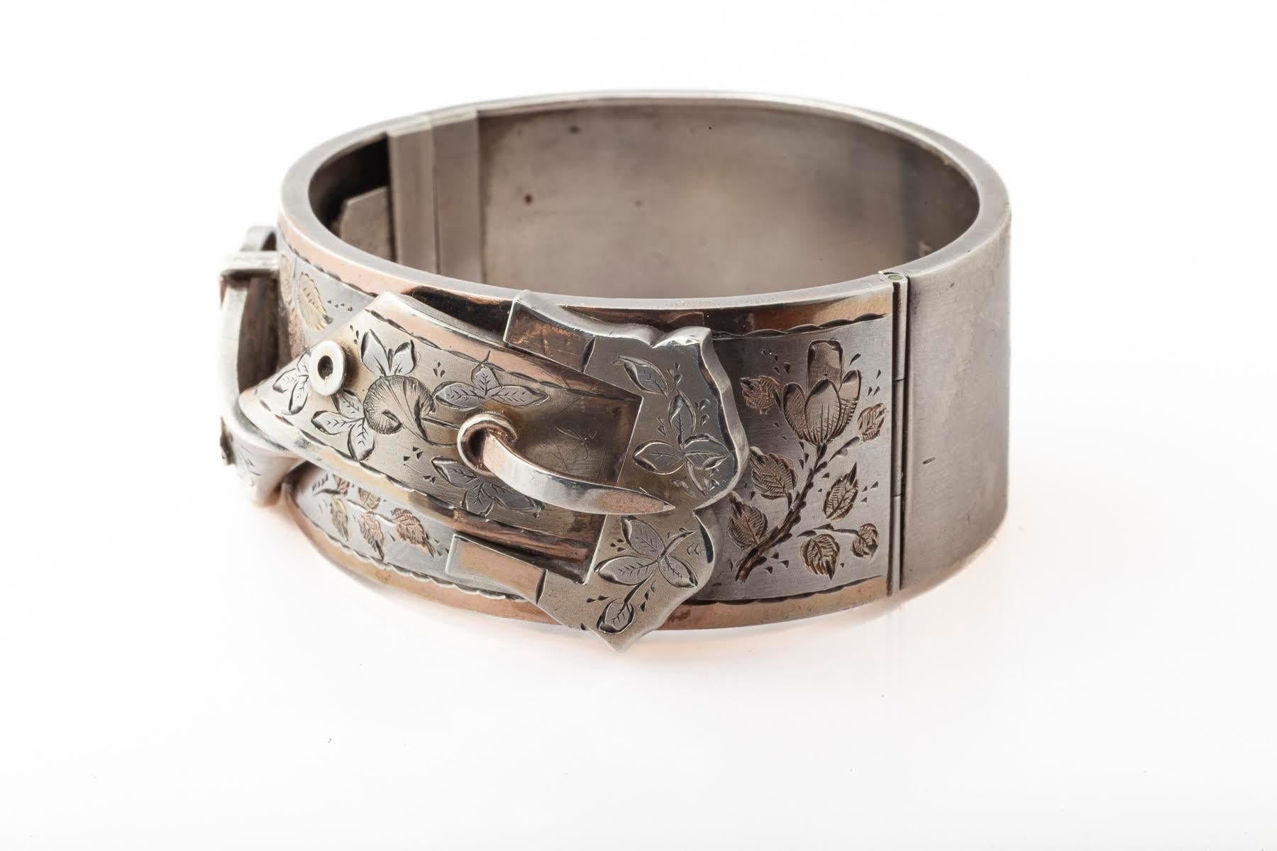 Vittoriano Bracciale vittoriano con fibbia Foldes in argento sterling in vendita